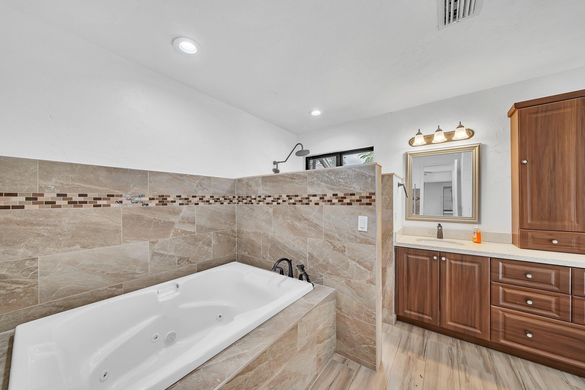 303 NW 105th Terrace, Coral Springs, FL 33071