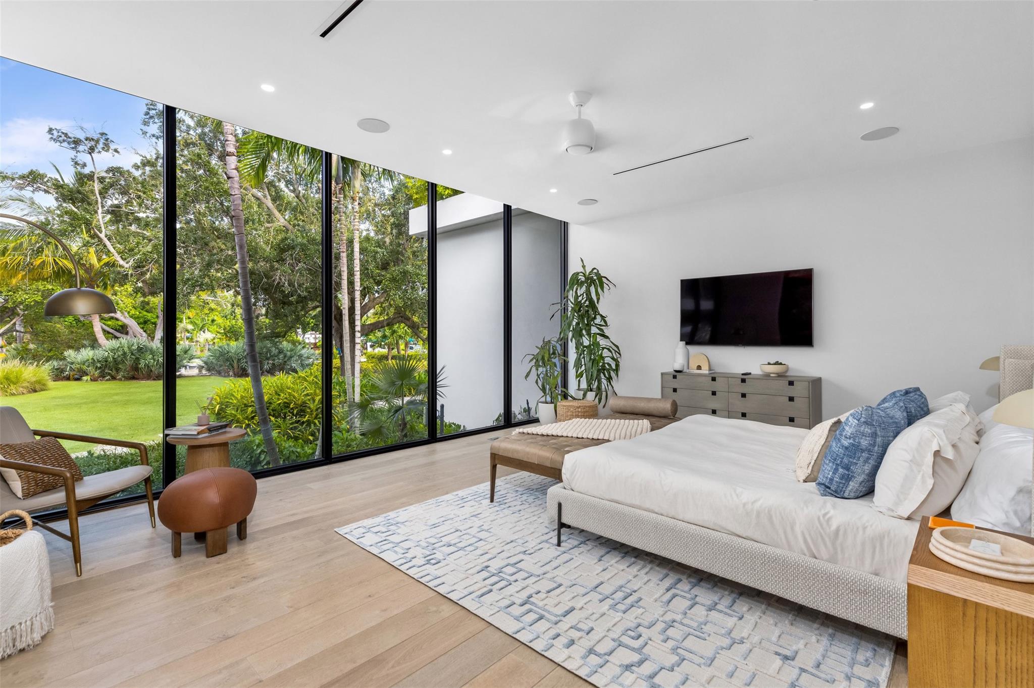 516 Mola Avenue, Fort Lauderdale, FL 33301