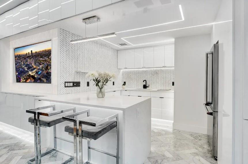 124 11th Street, Miami Beach, FL 33139