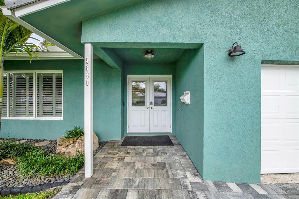 Photo for 5880 SW 19th Street, Plantation, FL 33317 - Listing #FX-10436185 5880 SW 19th Street, Plantation, FL 33317