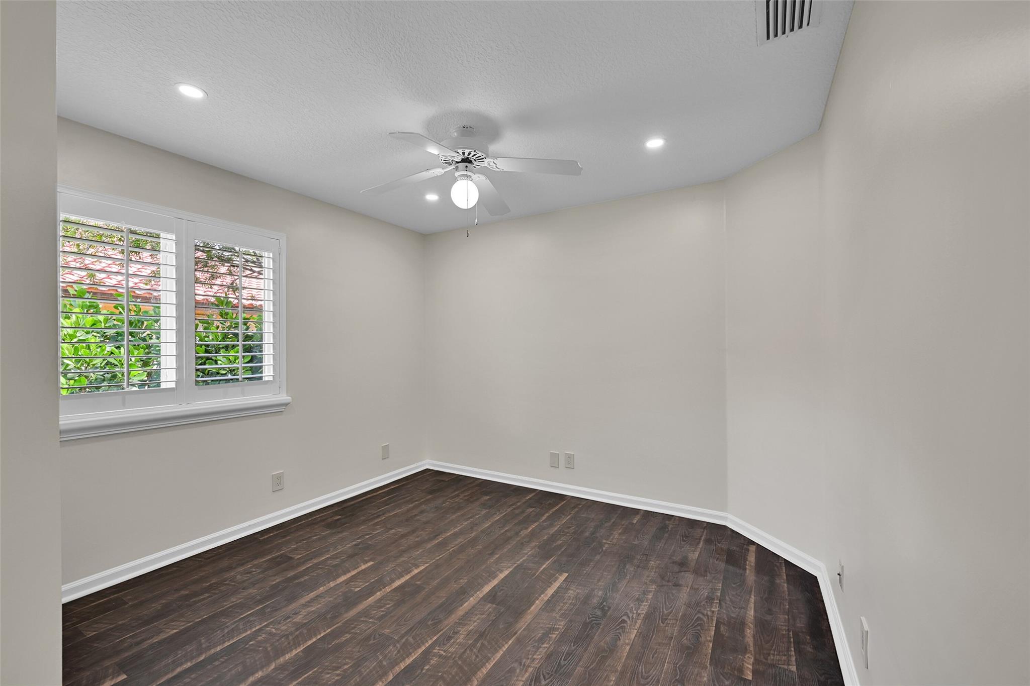 4910 NW 104th Avenue, Coral Springs, FL 33076