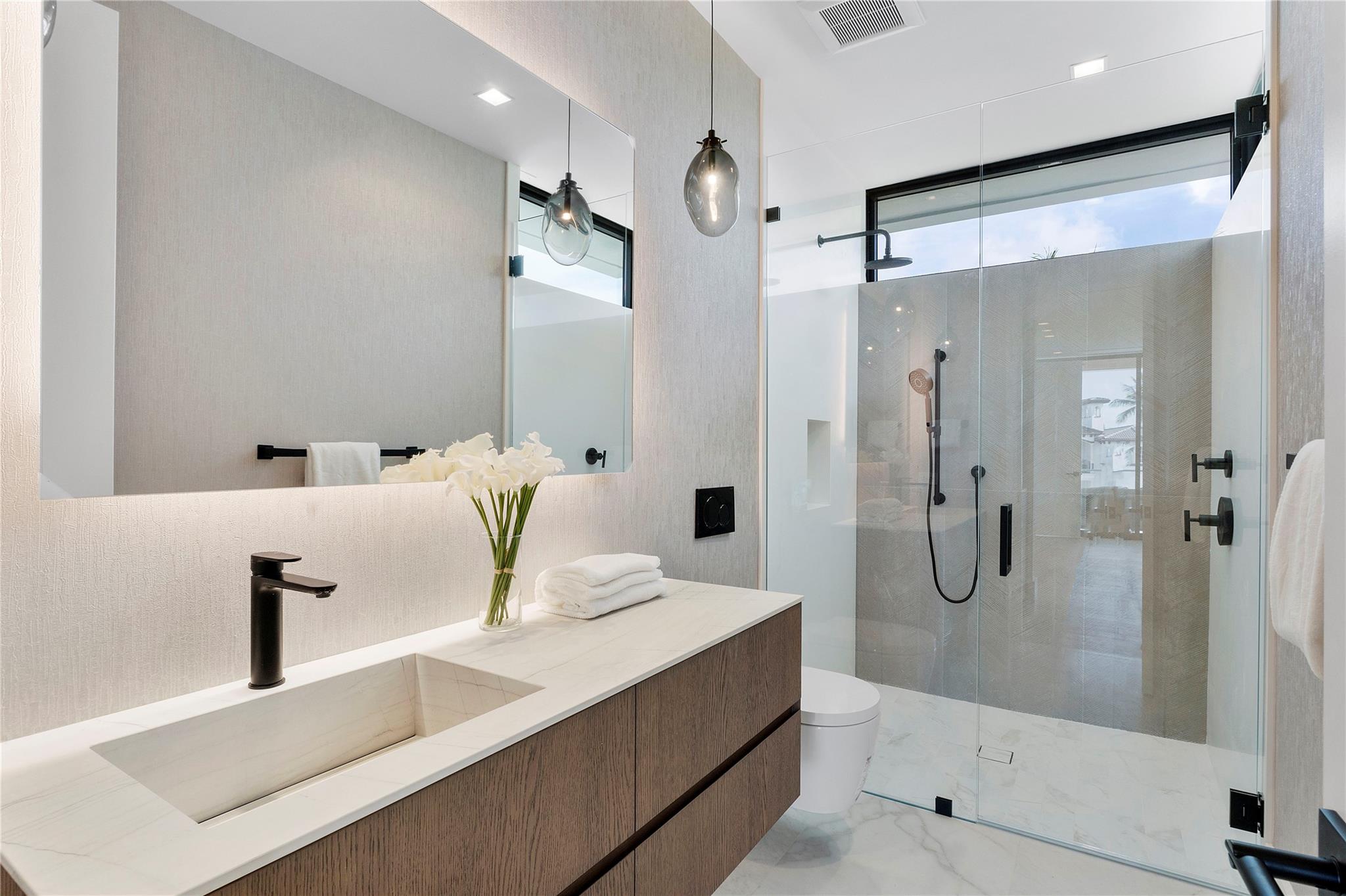 2880 NE 28th Street, Fort Lauderdale, FL 33306