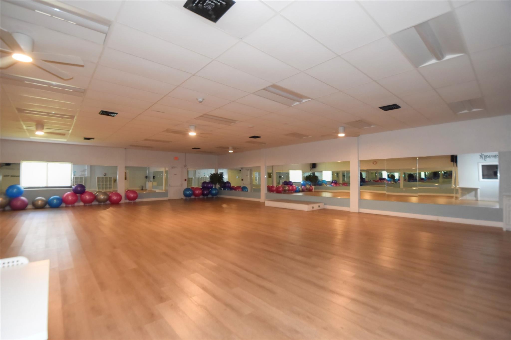 Photo for 98 Gables Boulevard, Weston, FL 33326 - Listing #FX-10506101 98 Gables Boulevard, Weston, FL 33326