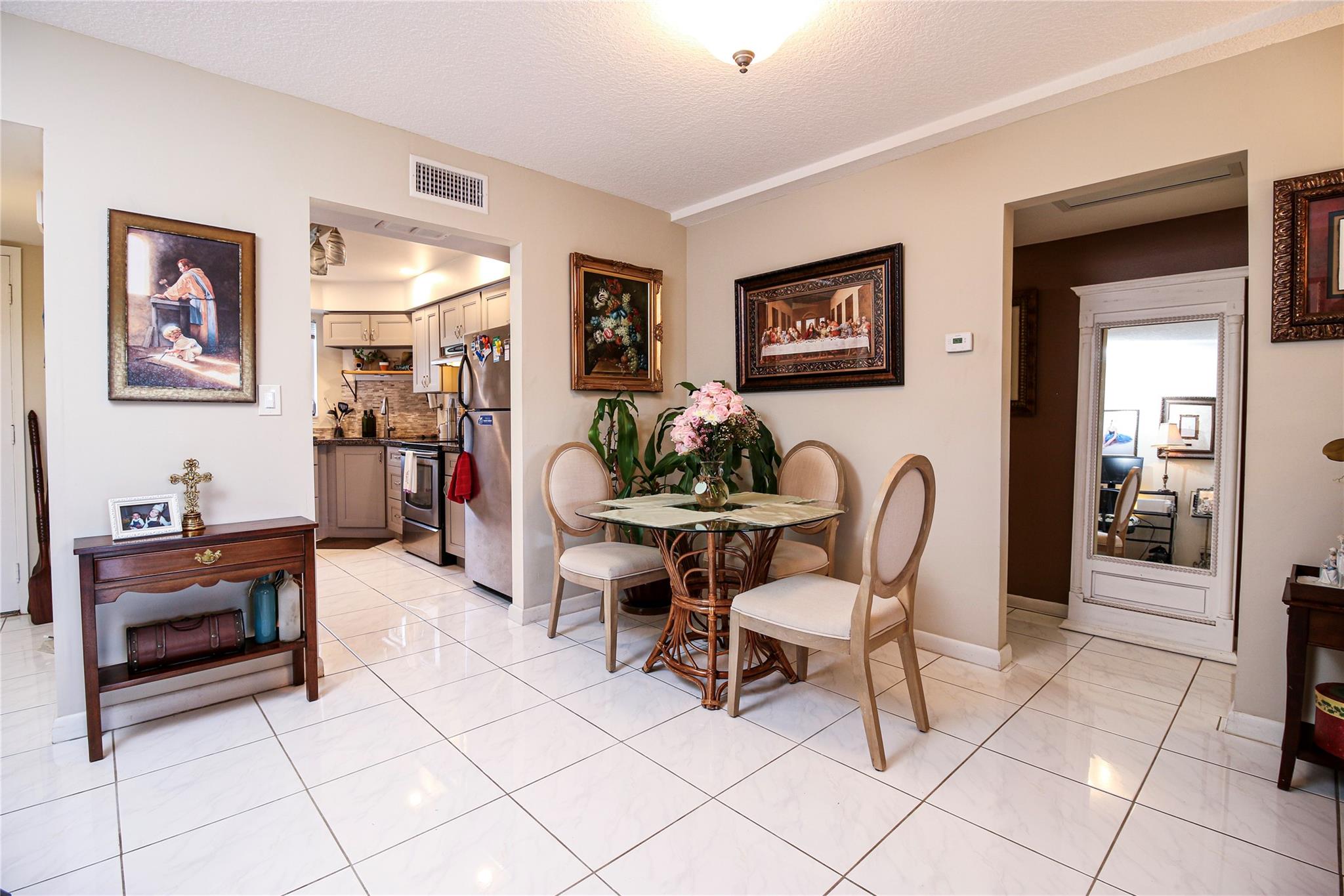 3475 Broken Woods Drive 101, Coral Springs, FL 33065