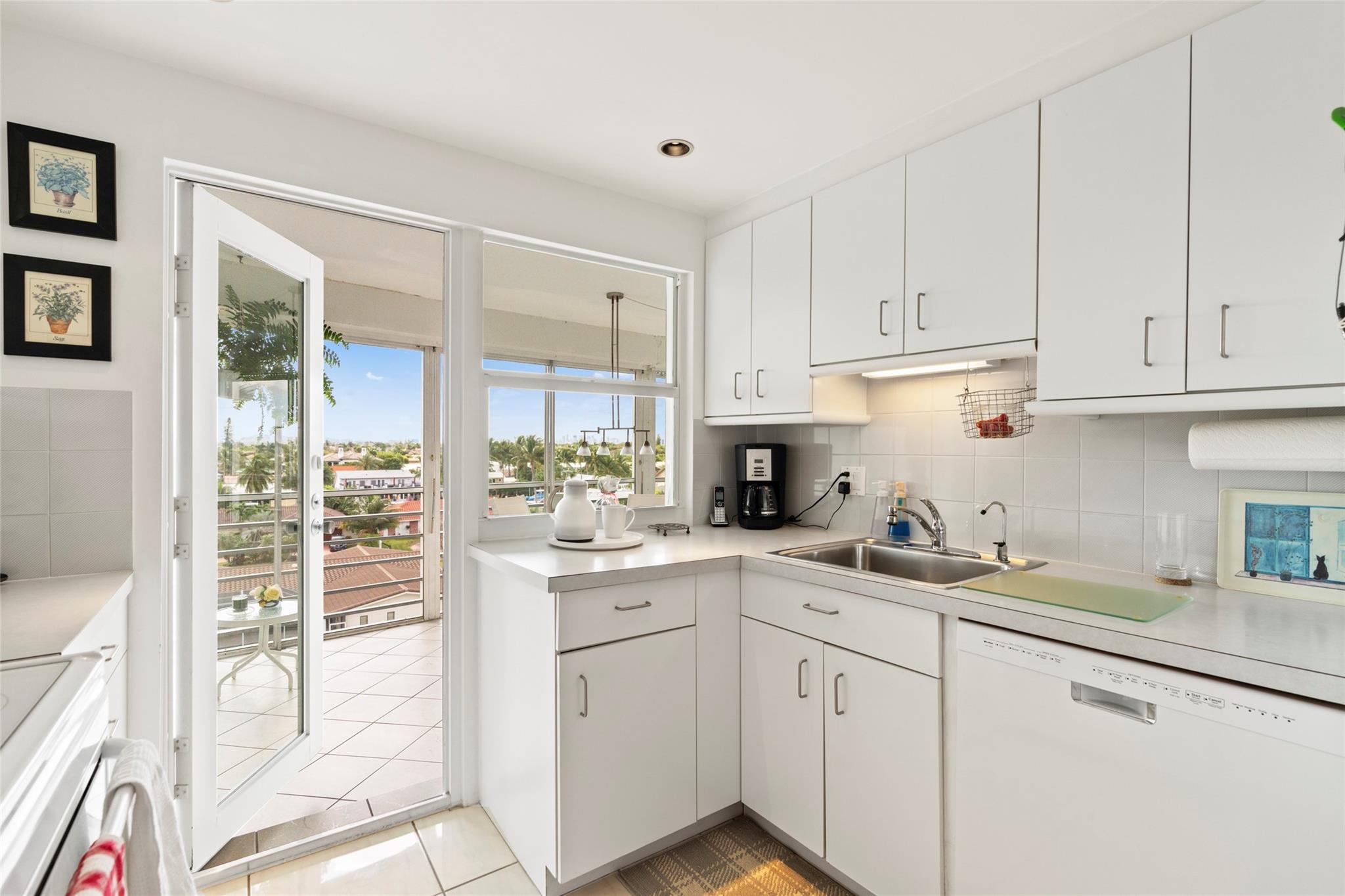 Photo for 3050 NE 47th Court, 502 & 503, Fort Lauderdale, FL 33308 - Listing #FX-10477937 3050 NE 47th Court, 502 & 503, Fort Lauderdale, FL 33308