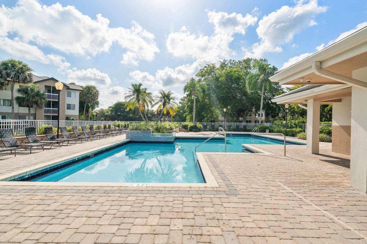 9899 Westview Drive 516, Coral Springs, FL 33076