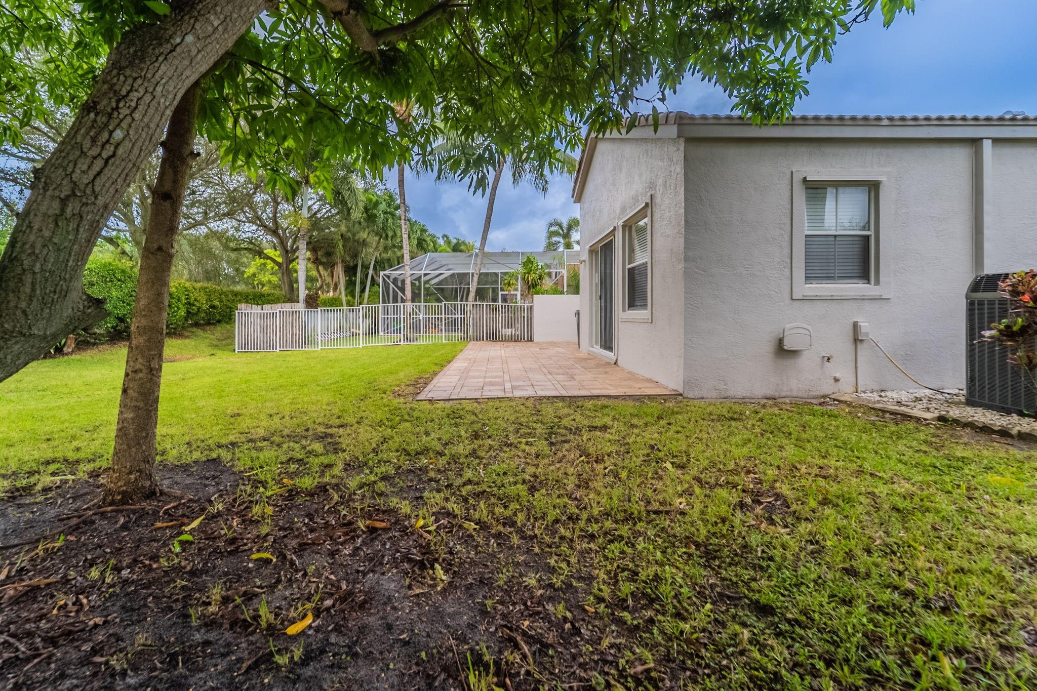 Photo for 6359 Stonehurst Circle, Lake Worth, FL 33467 - Listing #FX-10528195 6359 Stonehurst Circle, Lake Worth, FL 33467