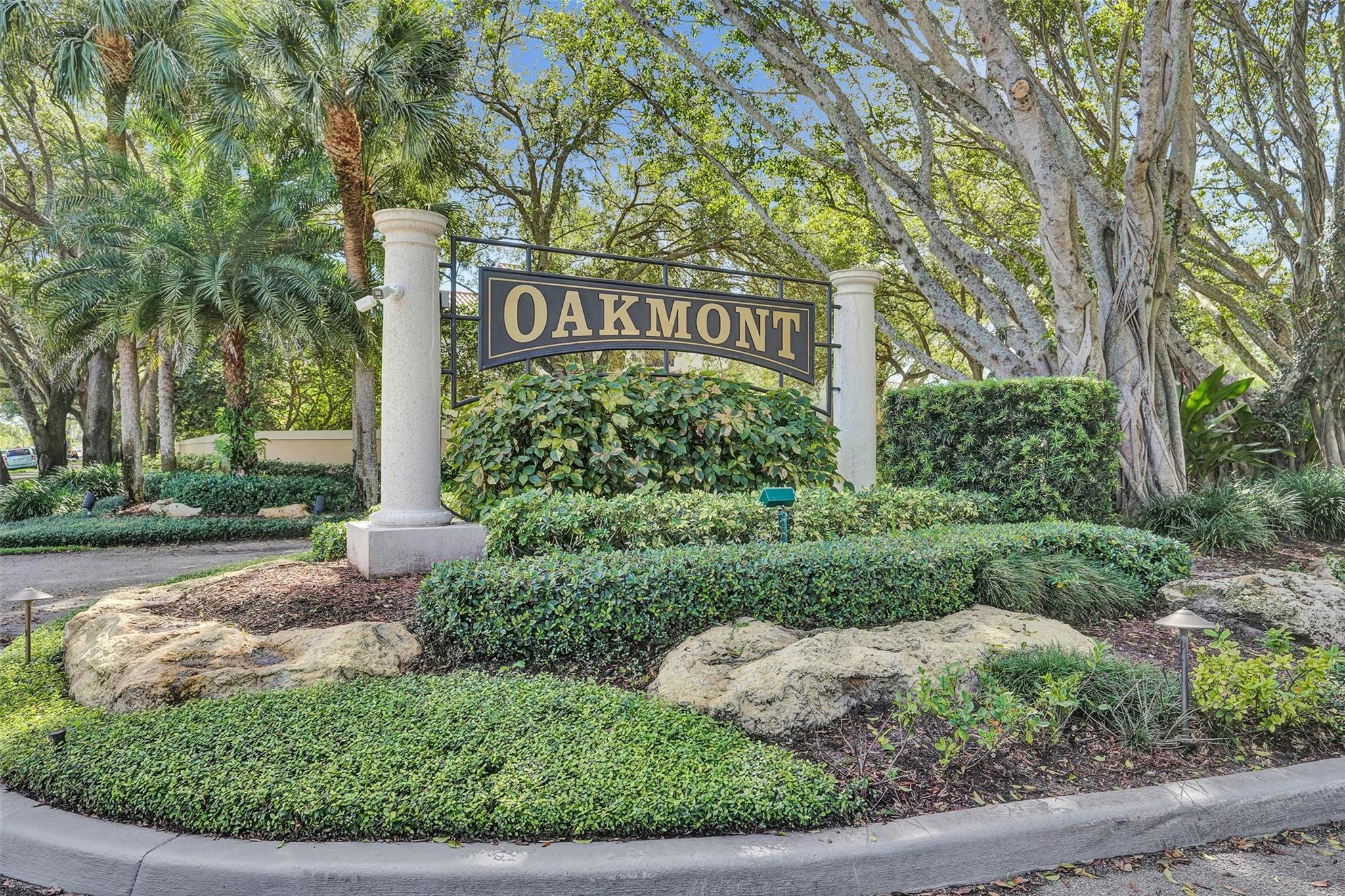 Photo for 3527 SW 23 Street, Delray Beach, FL 33445 - listing #FX-10533487 Beautiful community of Oakmont located in an excellent neighborhood convenient to restaurants, shops, grocery stores and the beach!