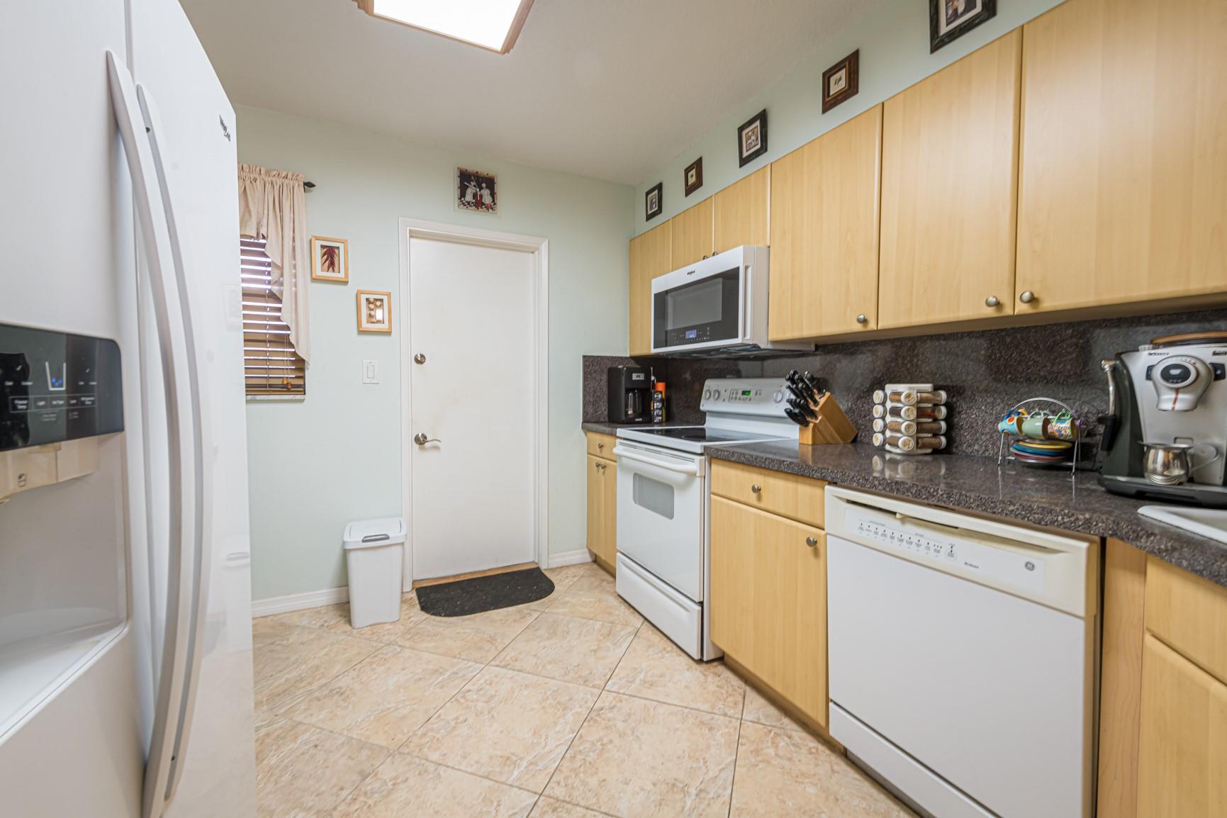 3575 Broken Woods Drive 303, Coral Springs, FL 33065