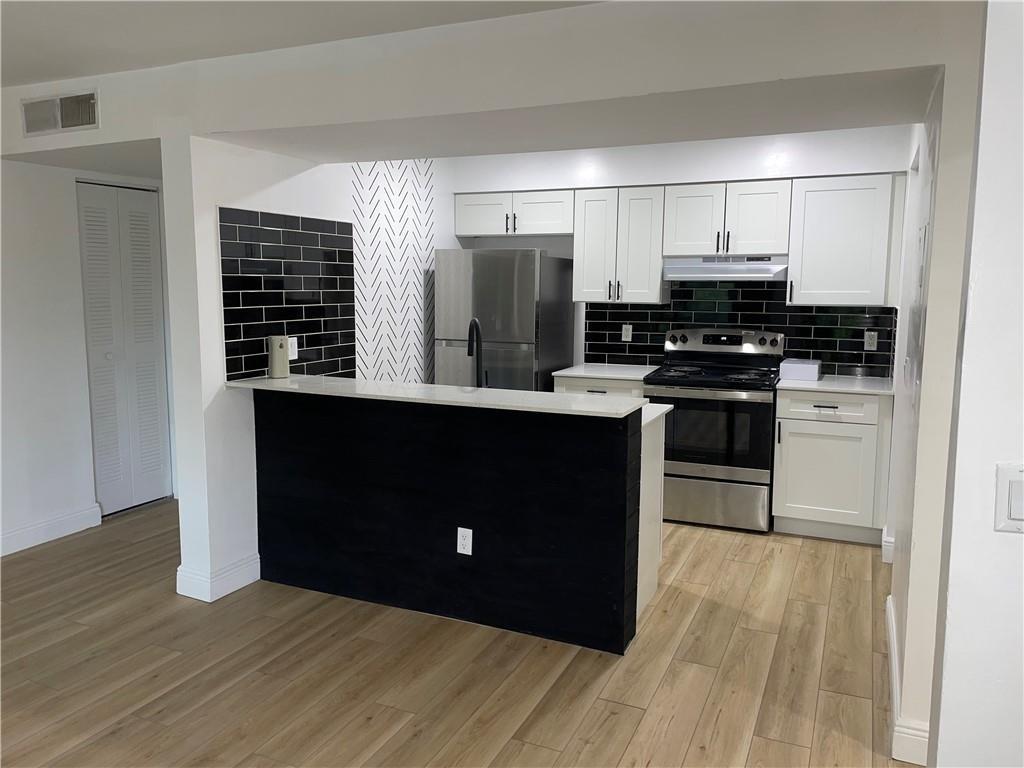 Photo for 1223 SW 46th Avenue, 108, Pompano Beach, FL 33069 - listing #FX-10535838 1223 SW 46th Avenue, 108, Pompano Beach, FL 33069