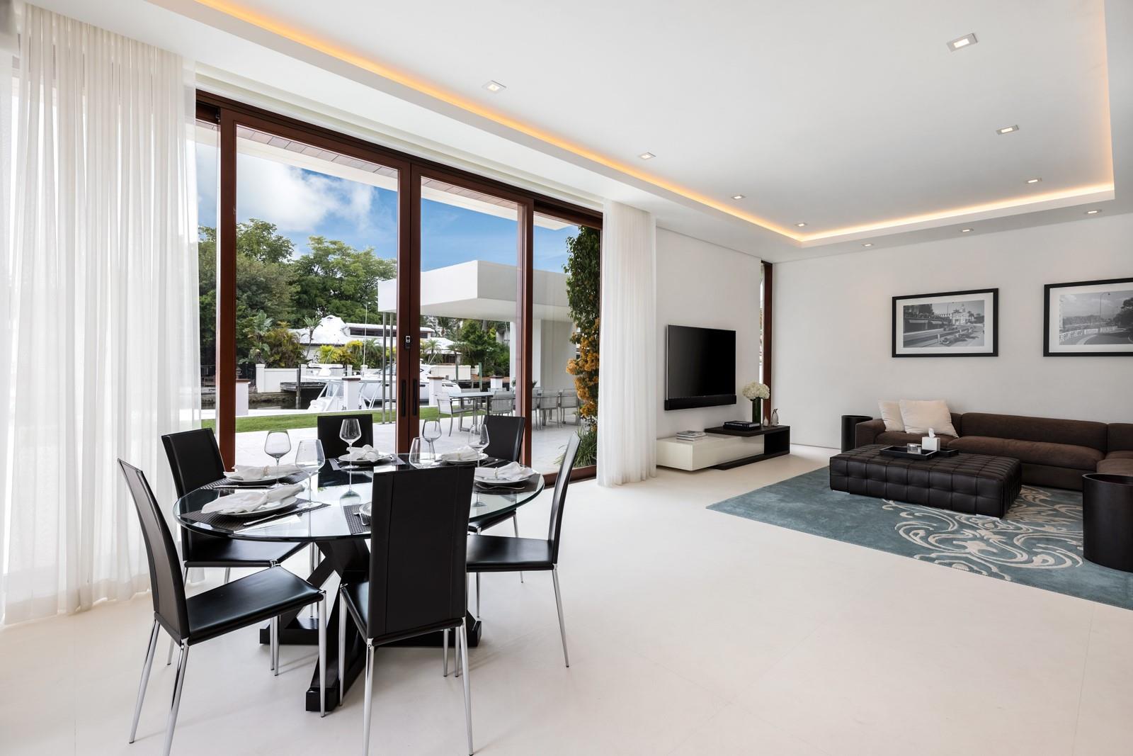 10 Pelican Drive, Fort Lauderdale, FL 33301