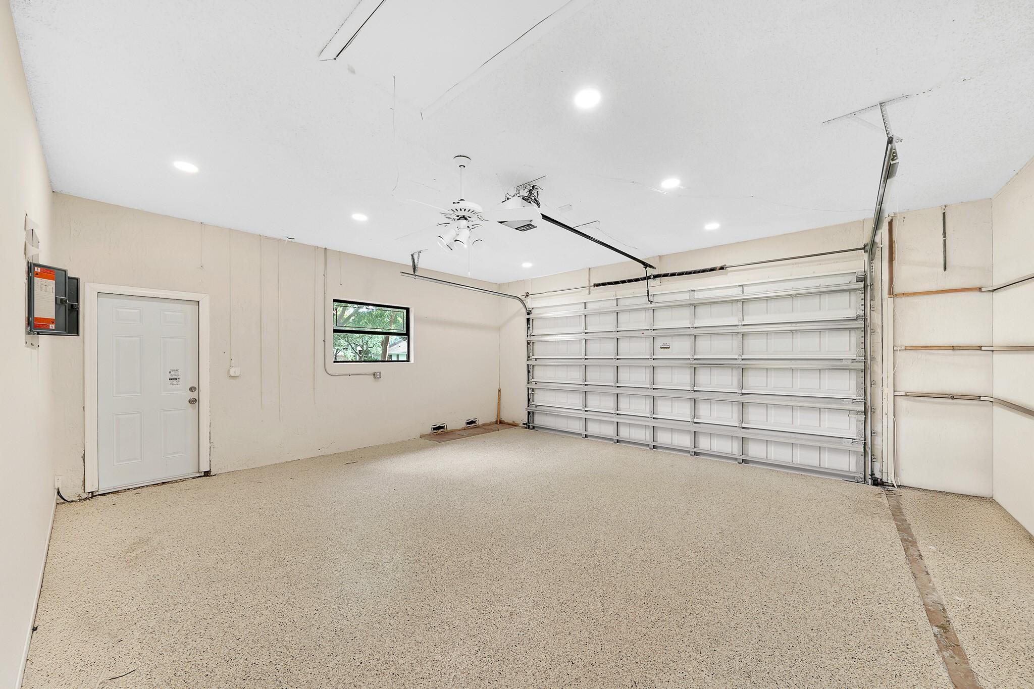 645 NW 102nd Avenue, Coral Springs, FL 33071