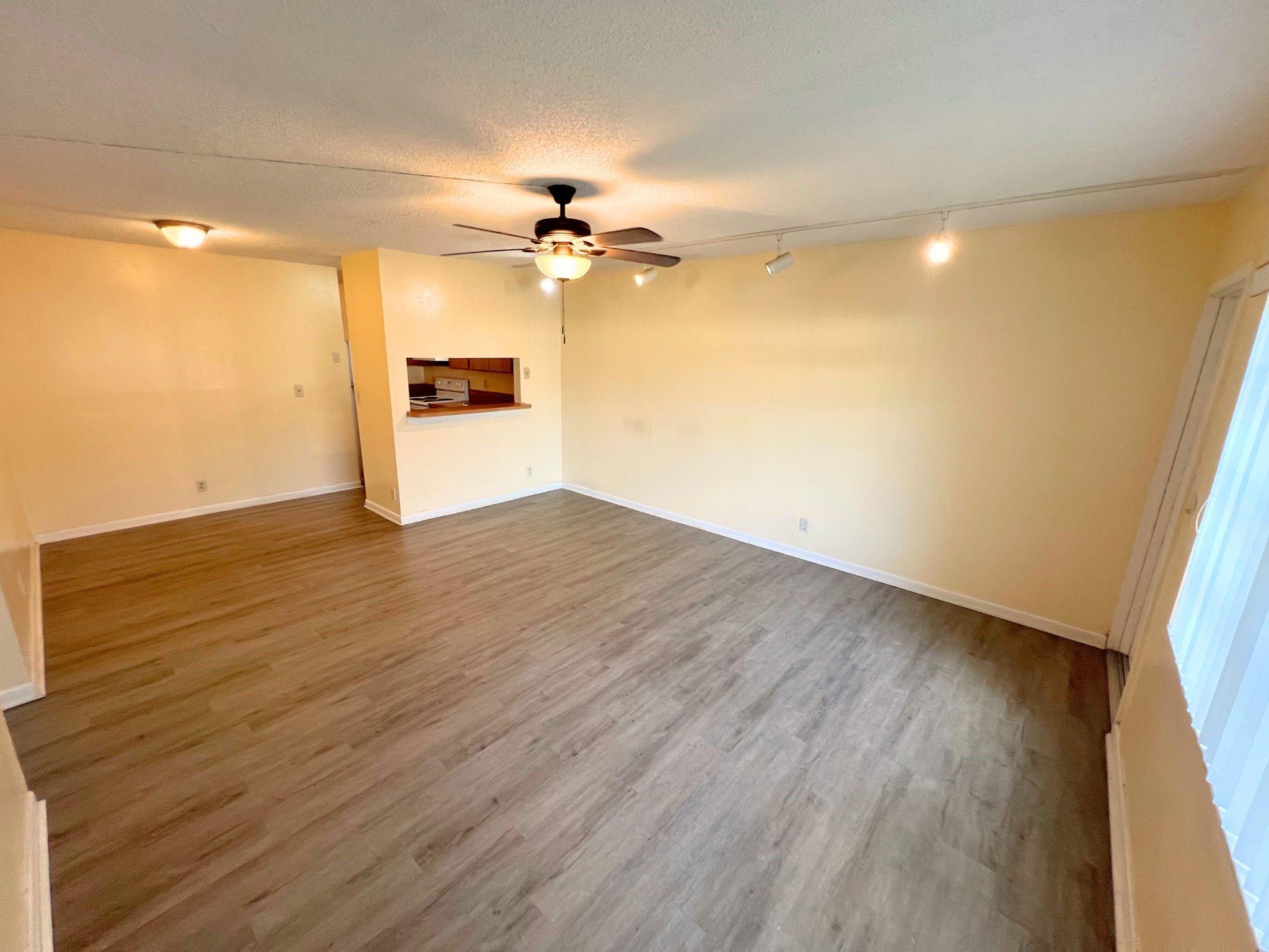 843 Twin Lakes Drive 30B, Coral Springs, FL 33071