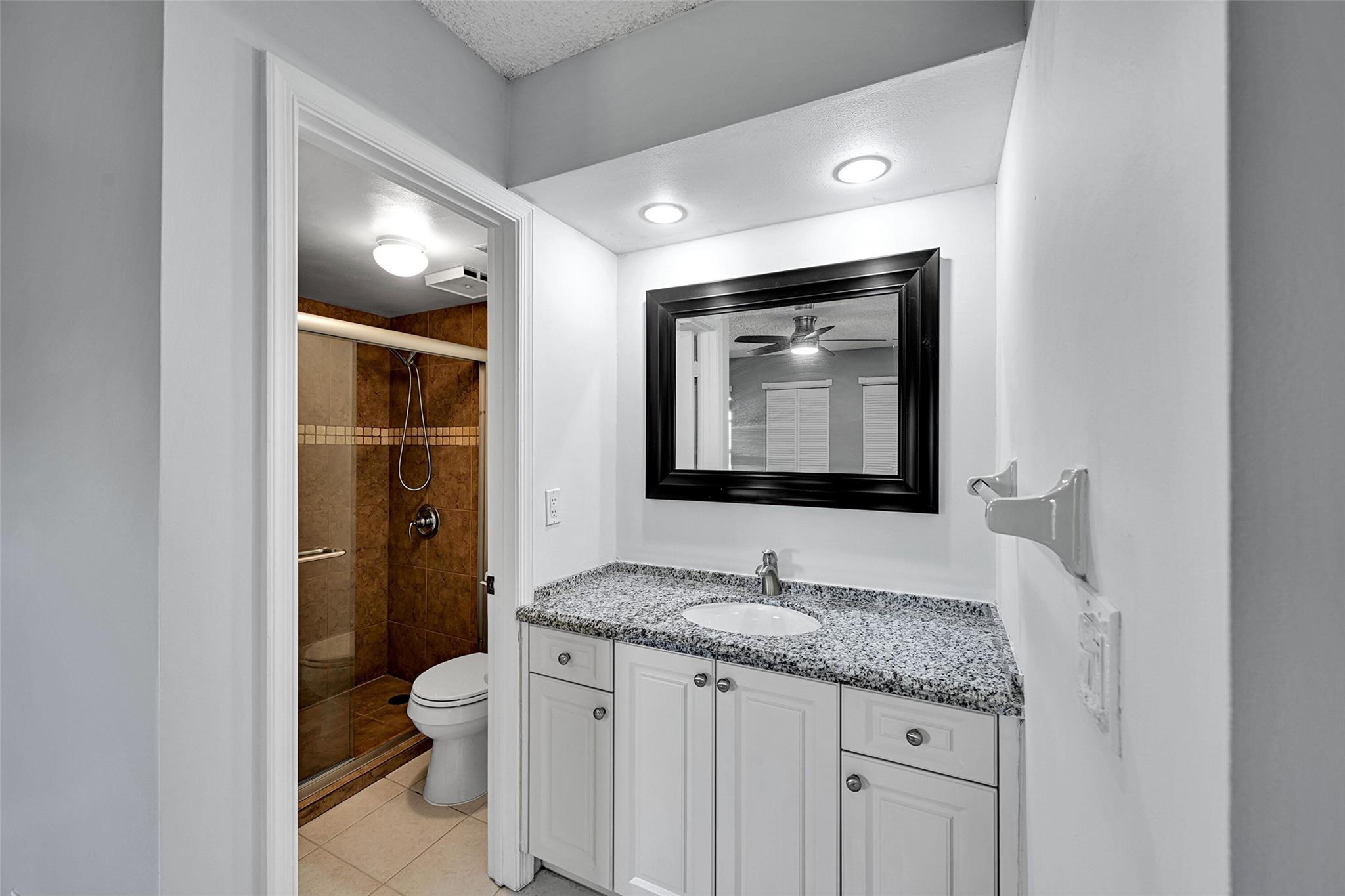 906 Twin Lakes Drive 8-J, Coral Springs, FL 33071