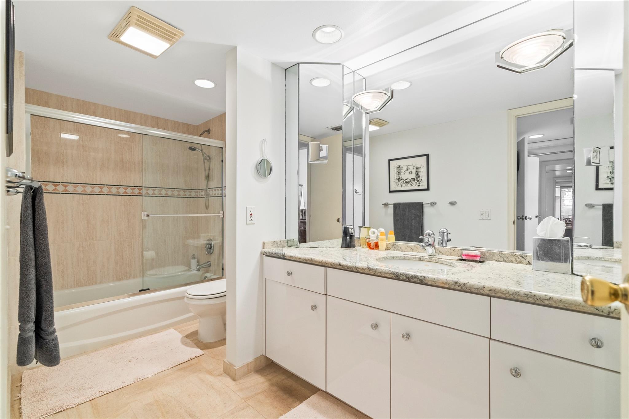 Photo for 3050 NE 47th Court, 502 & 503, Fort Lauderdale, FL 33308 - Listing #FX-10477937 3050 NE 47th Court, 502 & 503, Fort Lauderdale, FL 33308