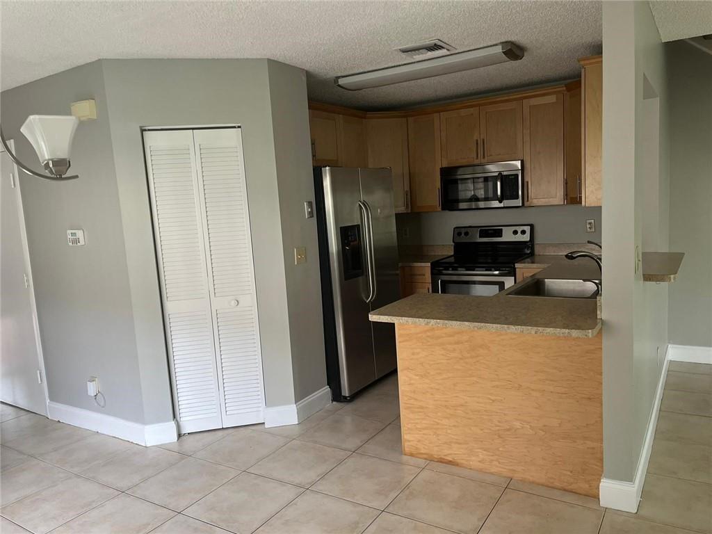 8965 NW 38th Drive, Coral Springs, FL 33065