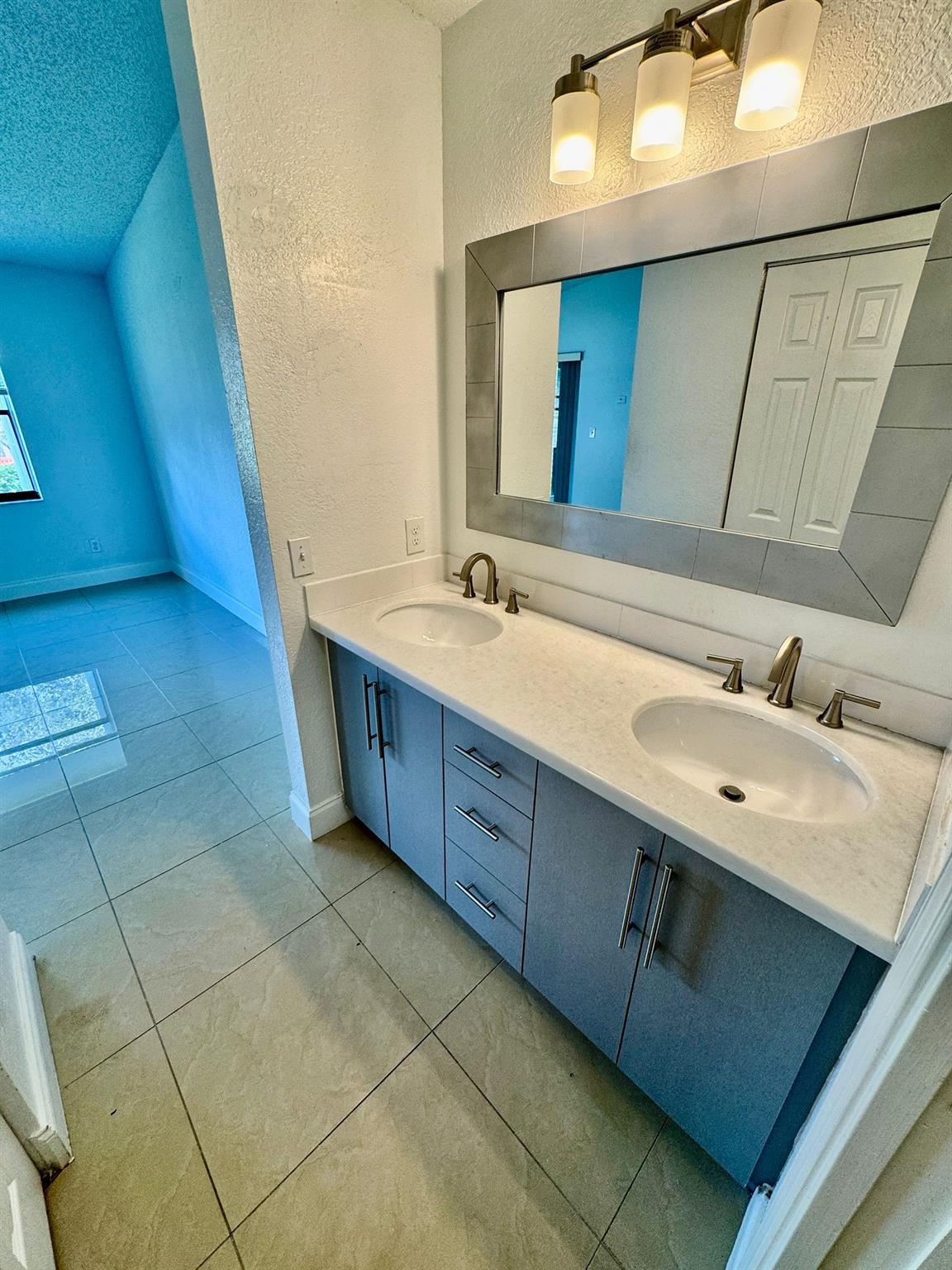 9657 N Riverside Drive 5H, Coral Springs, FL 33071