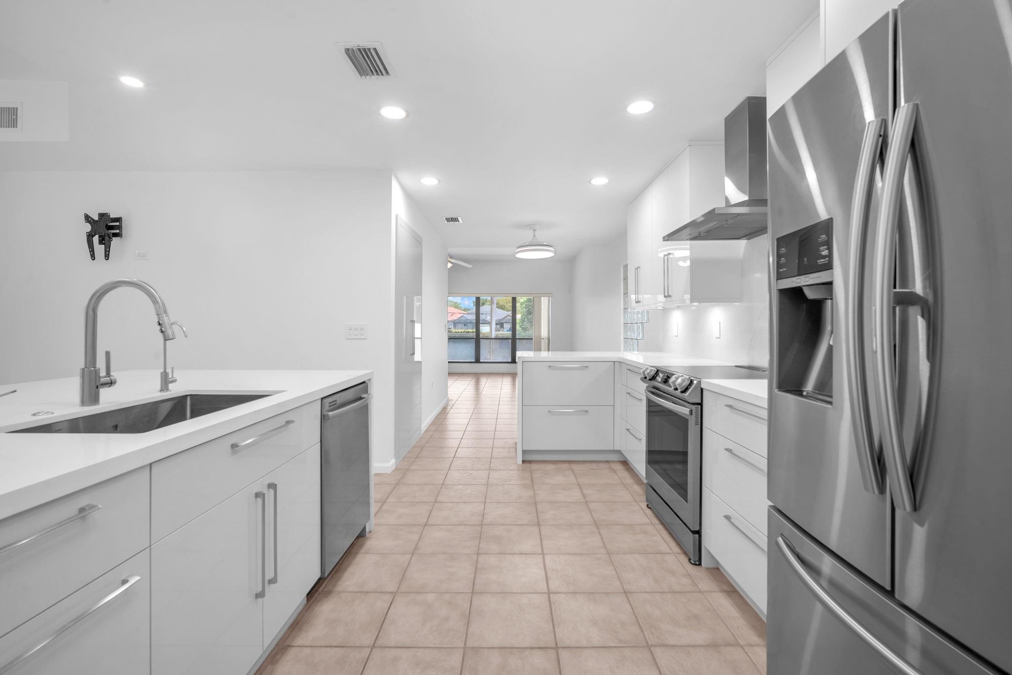 Photo for 1840 NW 94th Avenue, Plantation, FL 33322 - Listing #FX-10503111 1840 NW 94th Avenue, Plantation, FL 33322