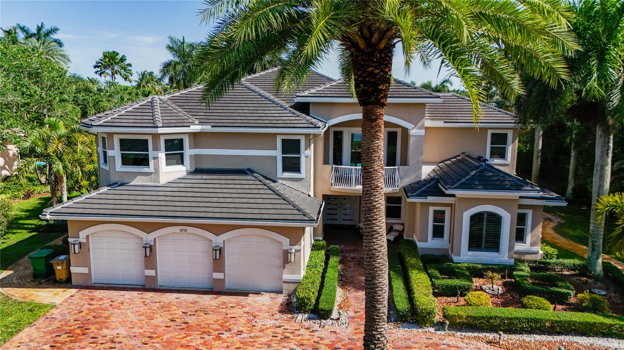 Photo for 10792 Pine Lodge Trail, Davie, FL 33328 - Listing #FX-10511577 10792 Pine Lodge Trail, Davie, FL 33328