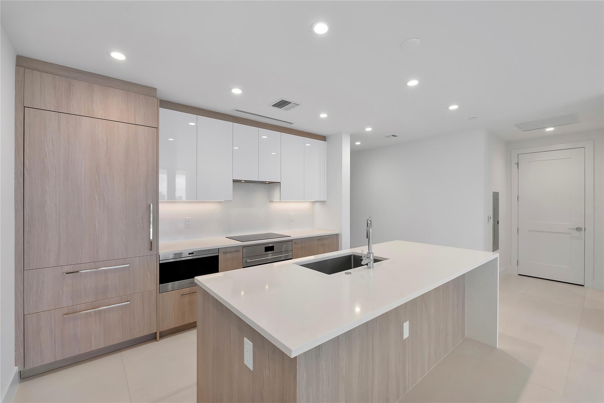 153 Seabreeze Boulevard 1203, Fort Lauderdale, FL 33304