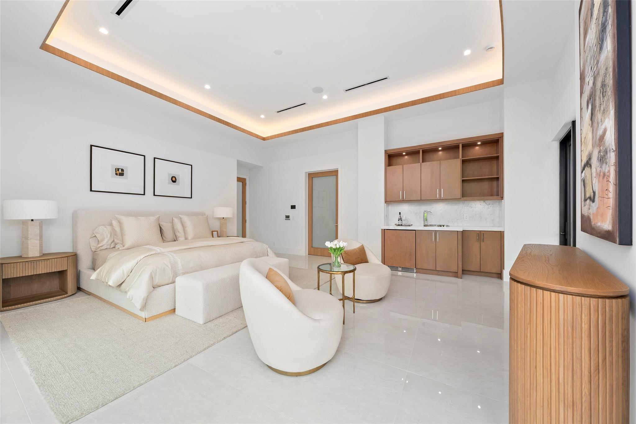 24 Fiesta Way, Fort Lauderdale, FL 33301