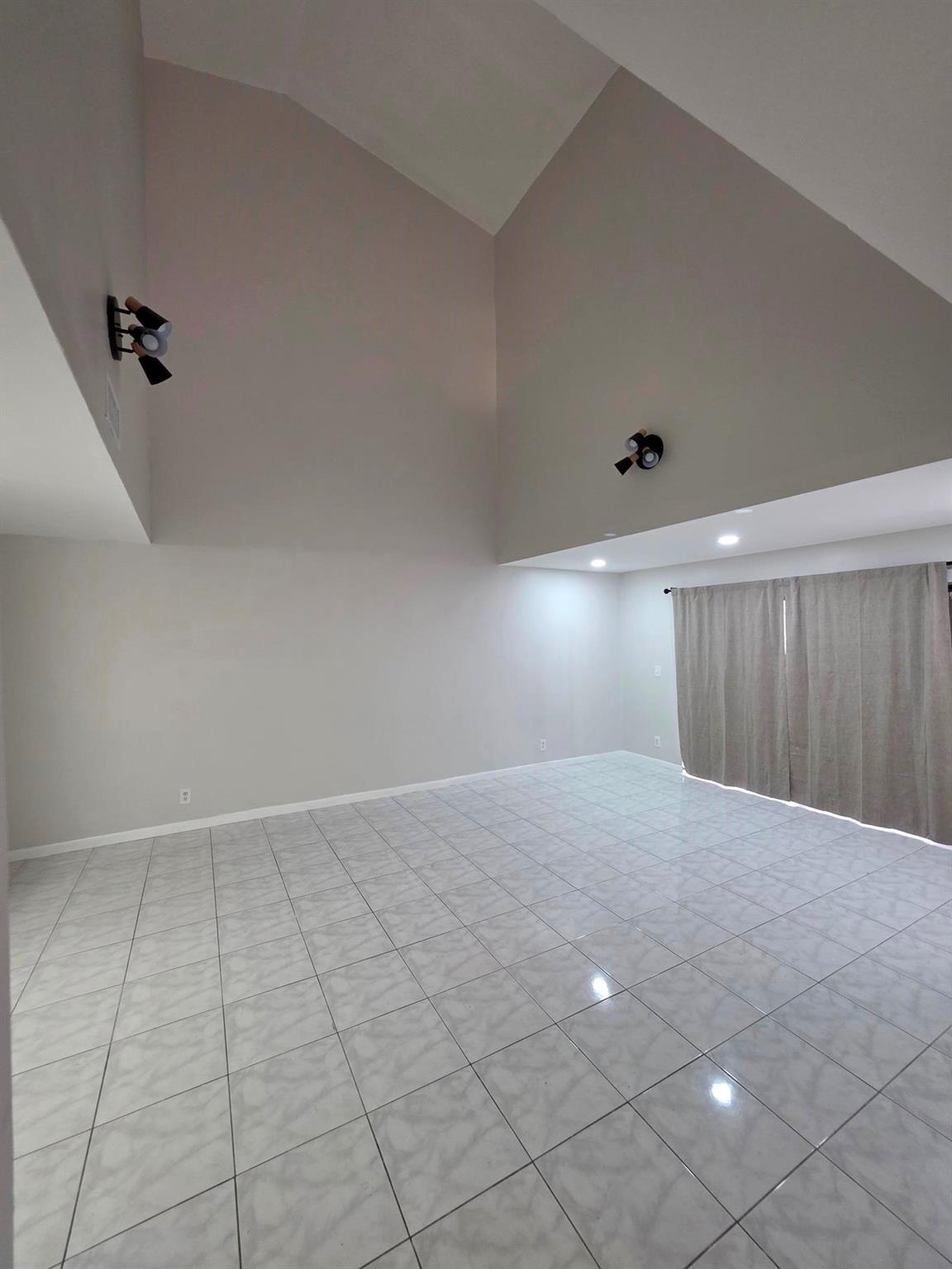 11530-32 NW 43rd Street 11530-32, Coral Springs, FL 33065