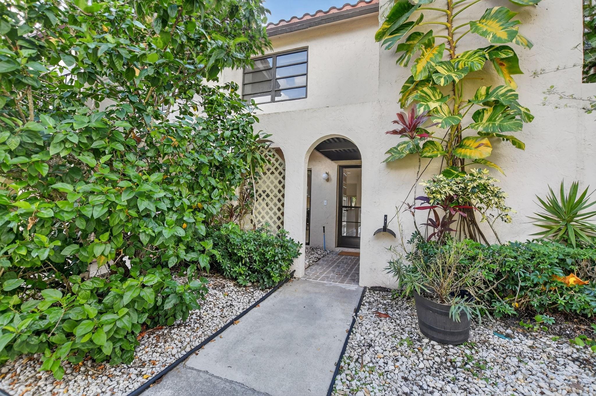 21476 Juego Circle 8C, Boca Raton, FL 33433