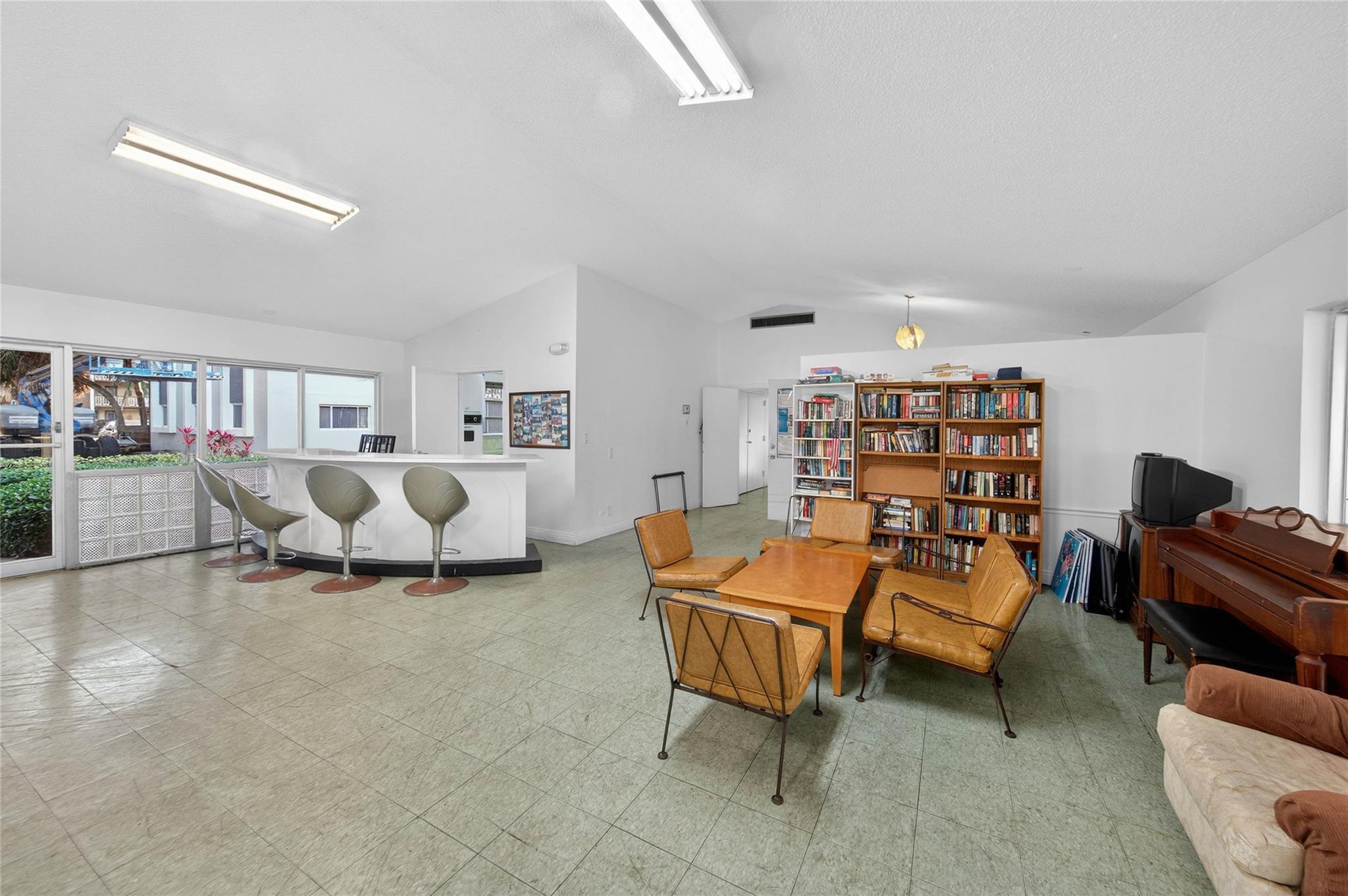 610 NE 12th Avenue 601, Hallandale Beach, FL 33009