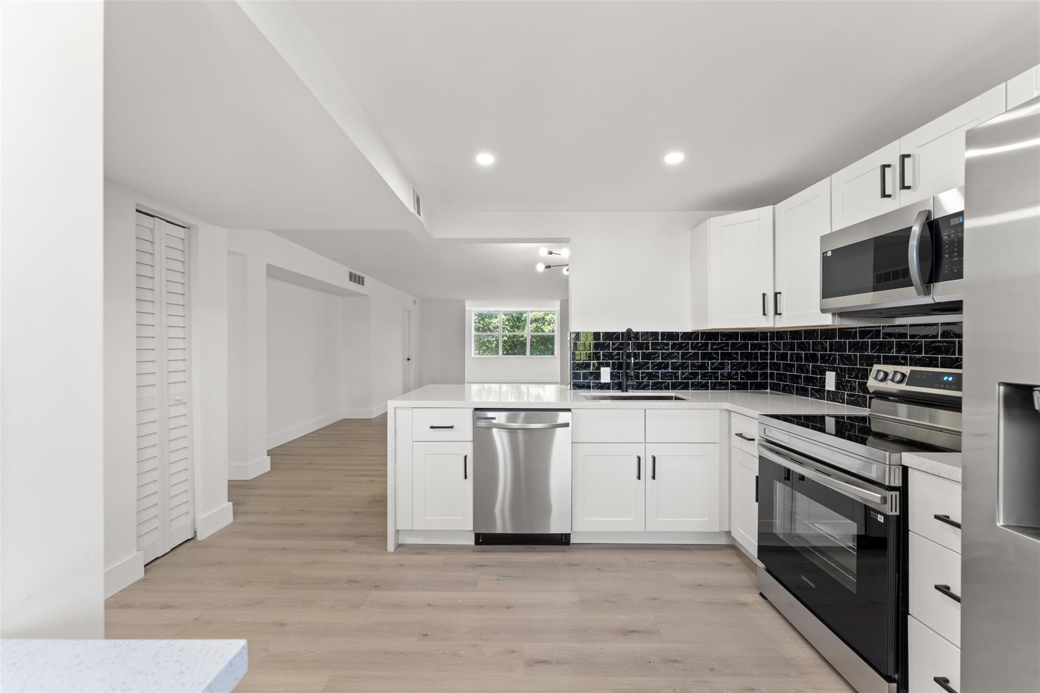 441 NE 195th Street 302, Miami, FL 33179