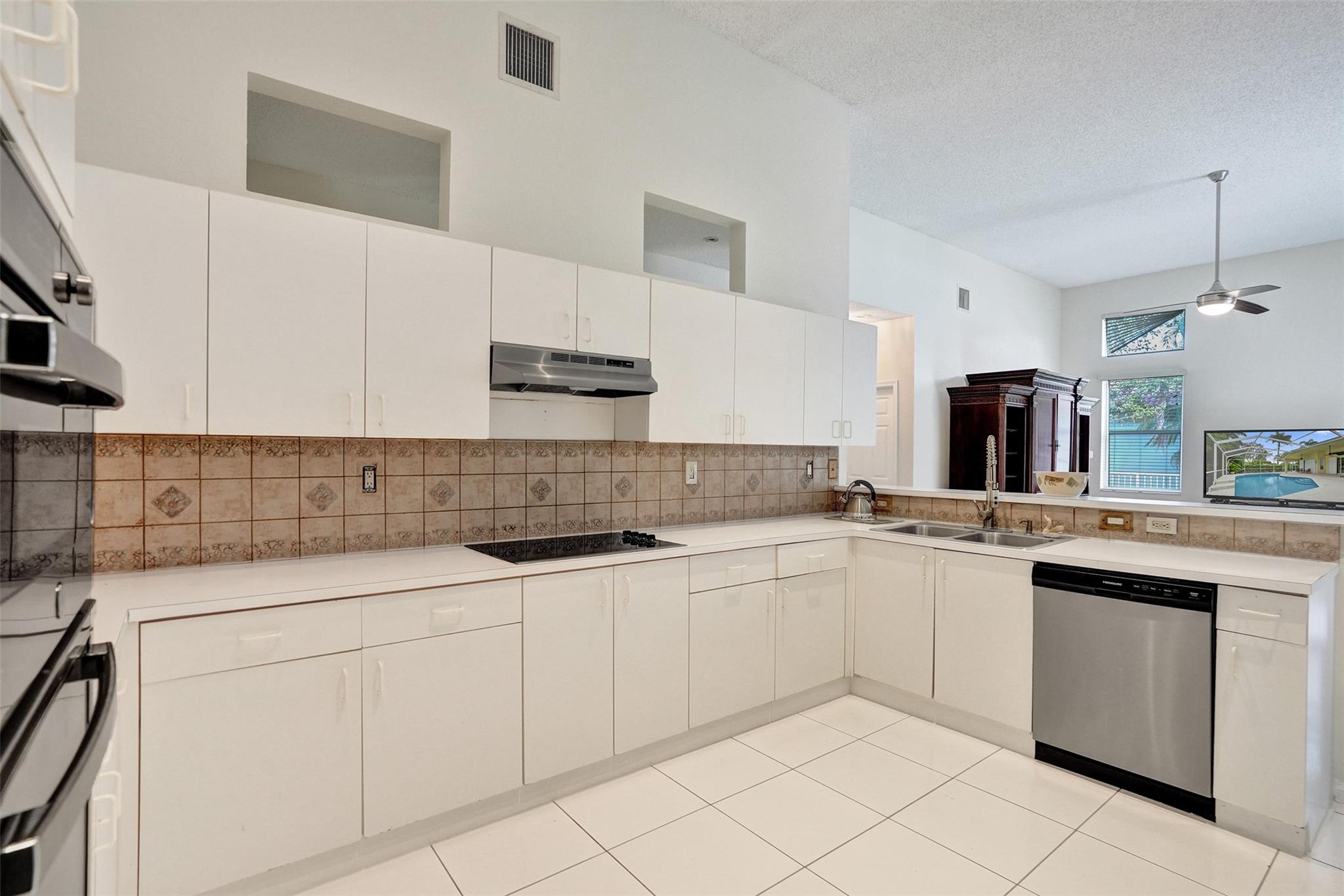 6411 NW 41st Street, Coral Springs, FL 33067