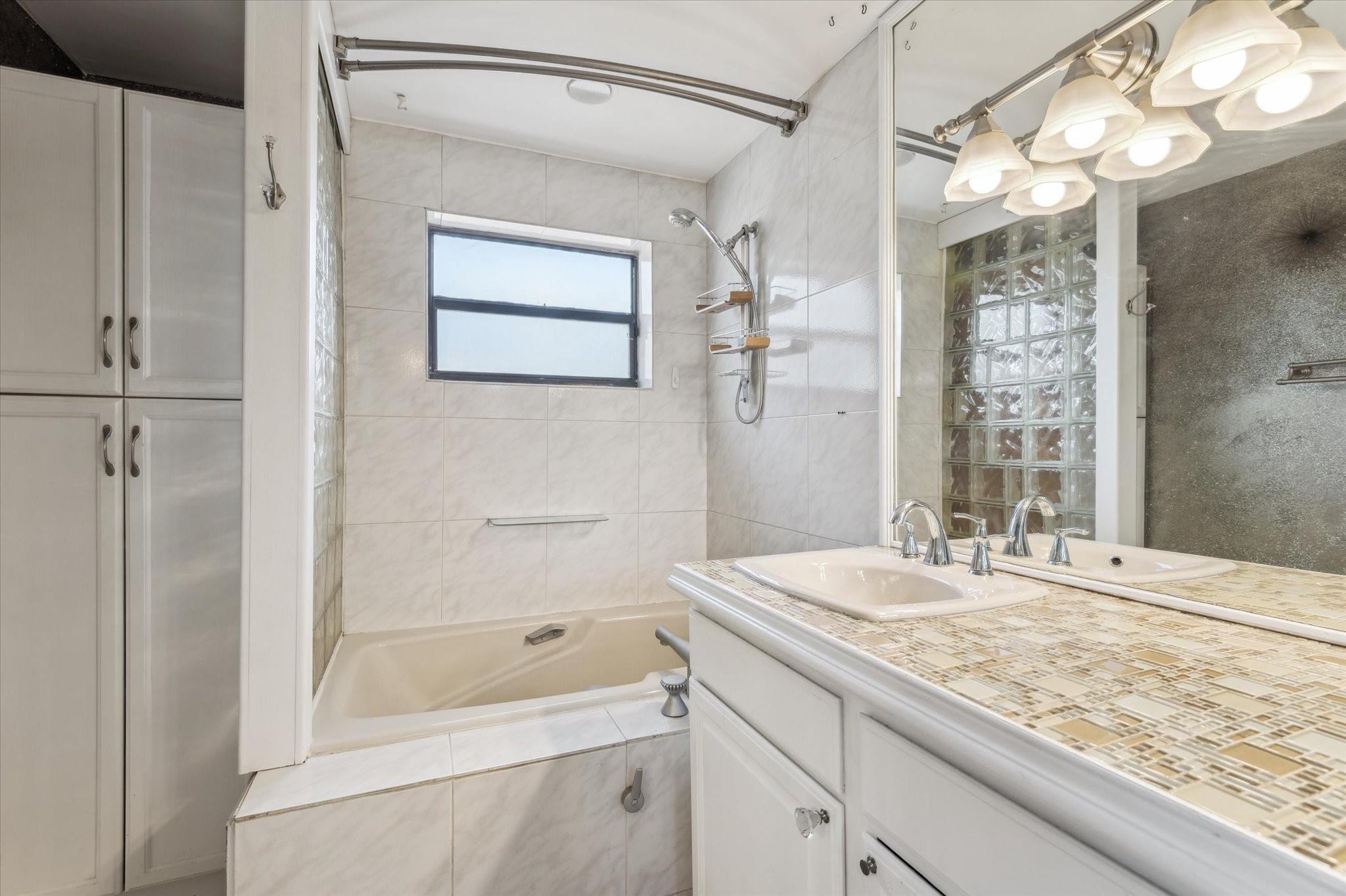 Photo for 2620 Wilson Street, Hollywood, FL 33020 - Listing #FX-10487378 2620 Wilson Street, Hollywood, FL 33020