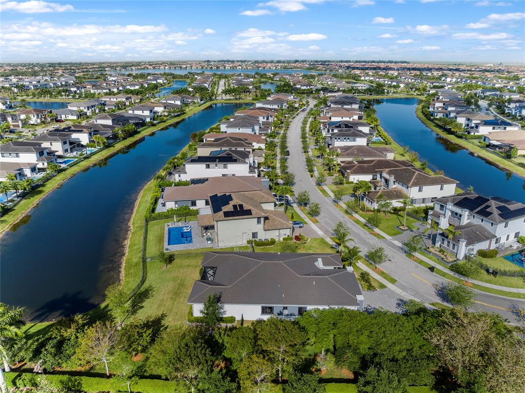 Photo for 10410 S Lago Vista Circle, Parkland, FL 33076 - Listing #FX-10434740 10410 S Lago Vista Circle, Parkland, FL 33076