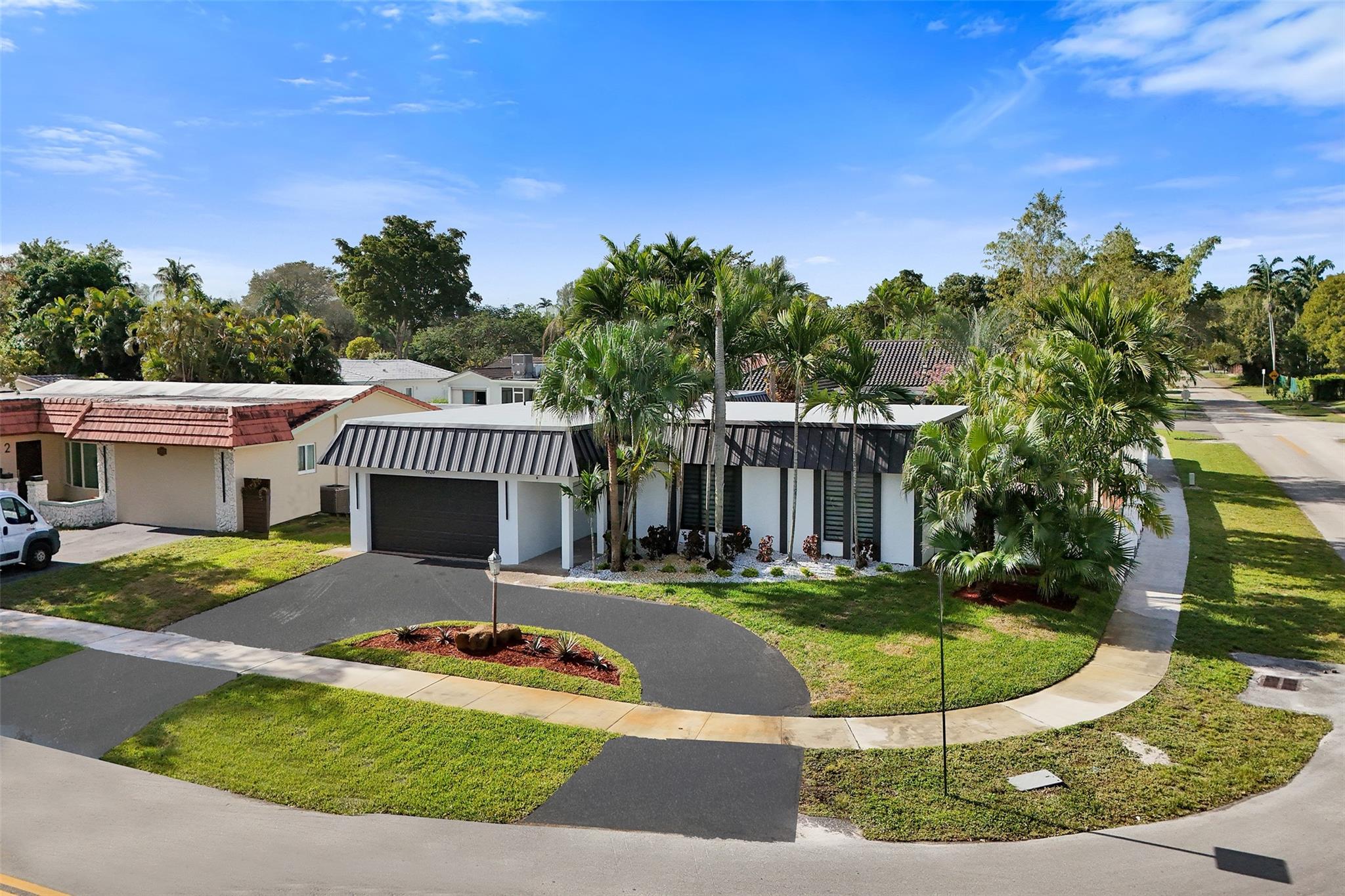 4920 Sarazen Drive, Hollywood, FL 33021