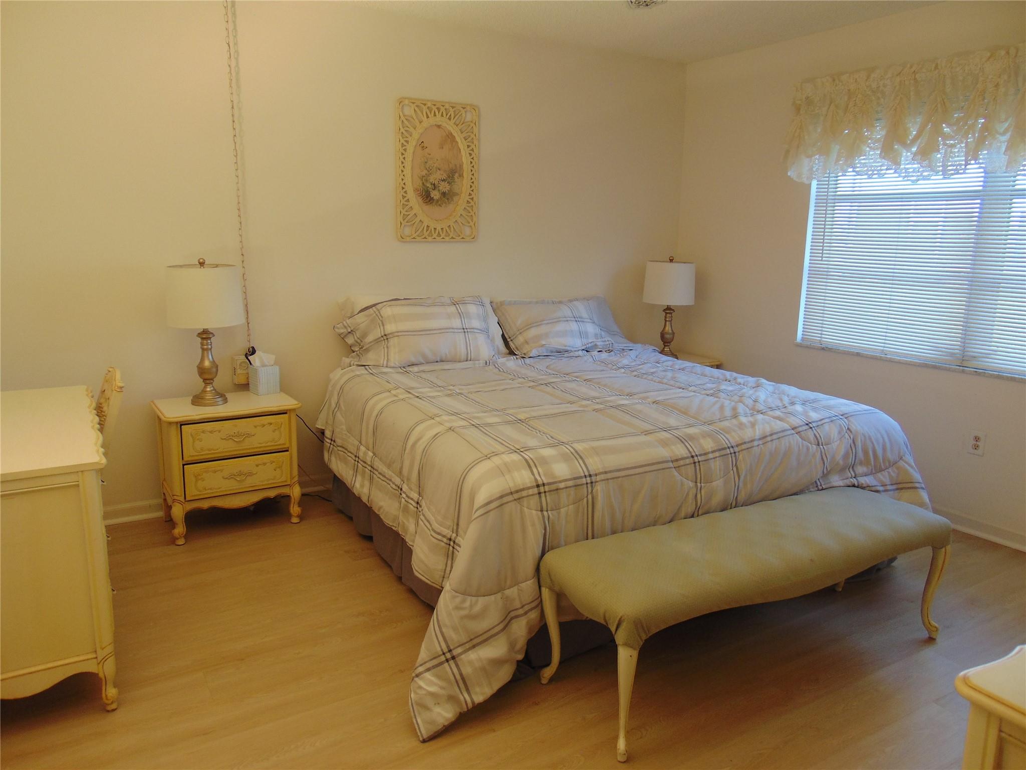 MASTER BEDROOM CAN FIT A KINGSIZE BEDROOM SET AMMORIOR A COMPUTER DESK. I HAD ALL THAT IN MY UNIT.