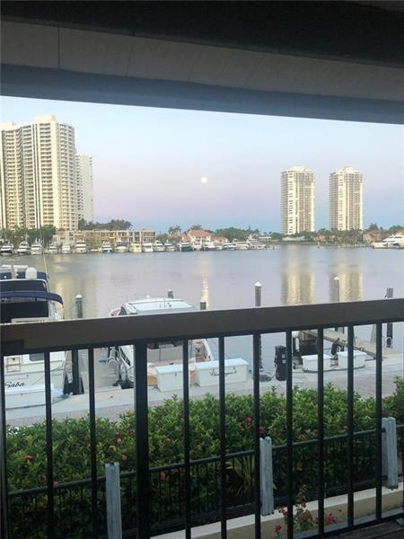 21135 Helmsman Drive O12, Miami, FL 33180