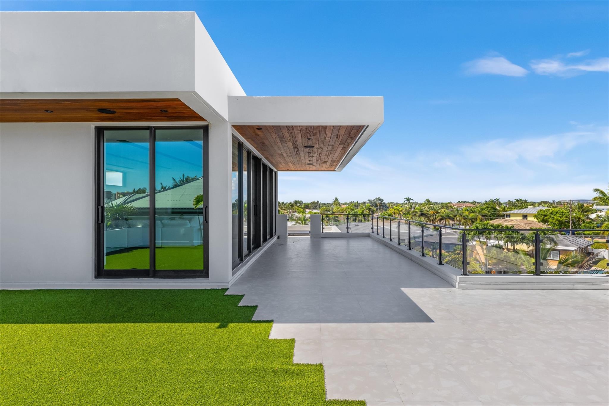 1555 SE 14th Court, Deerfield Beach, FL 33441