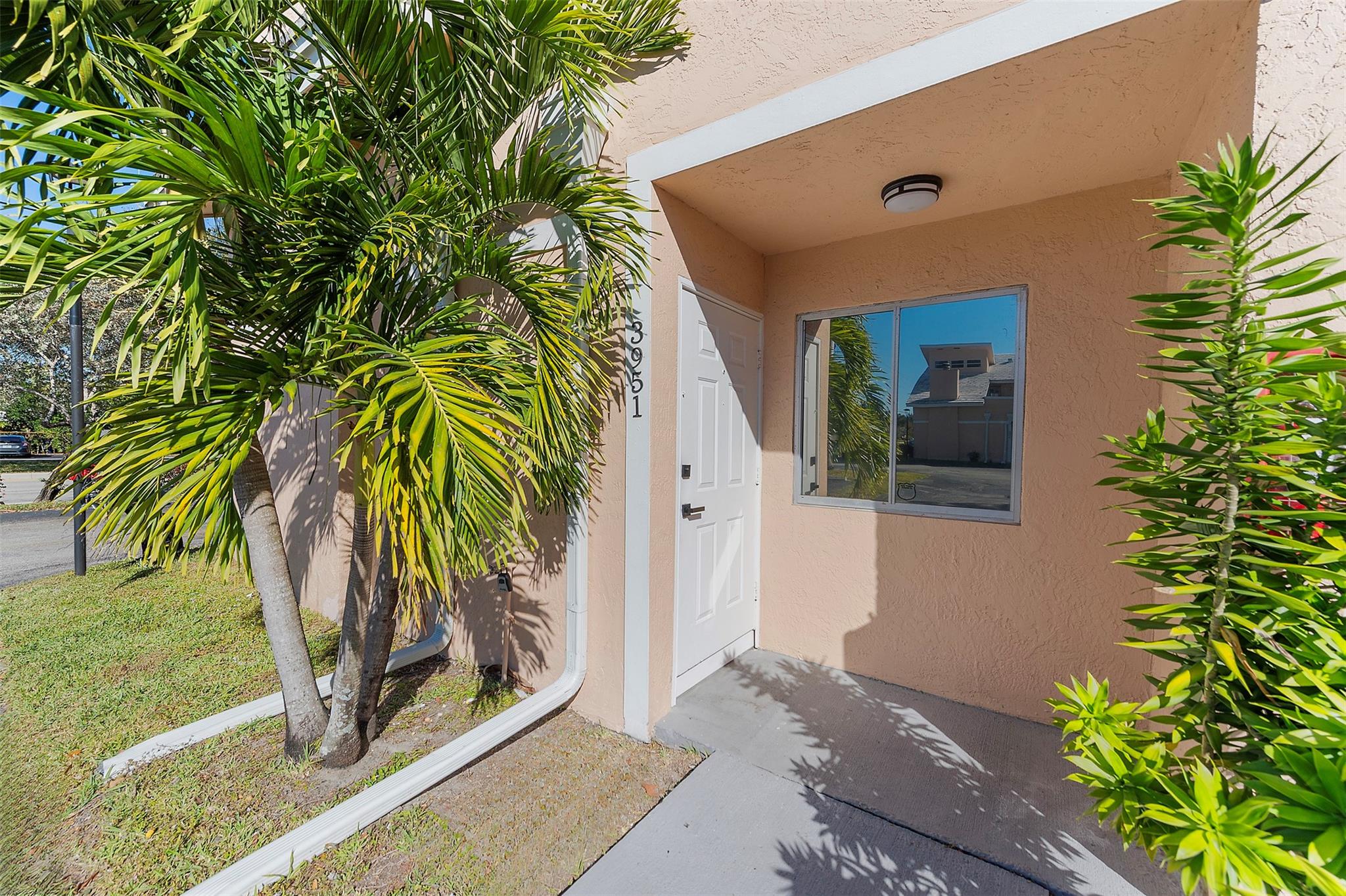 3951 Coral Springs Drive 21, Coral Springs, FL 33065