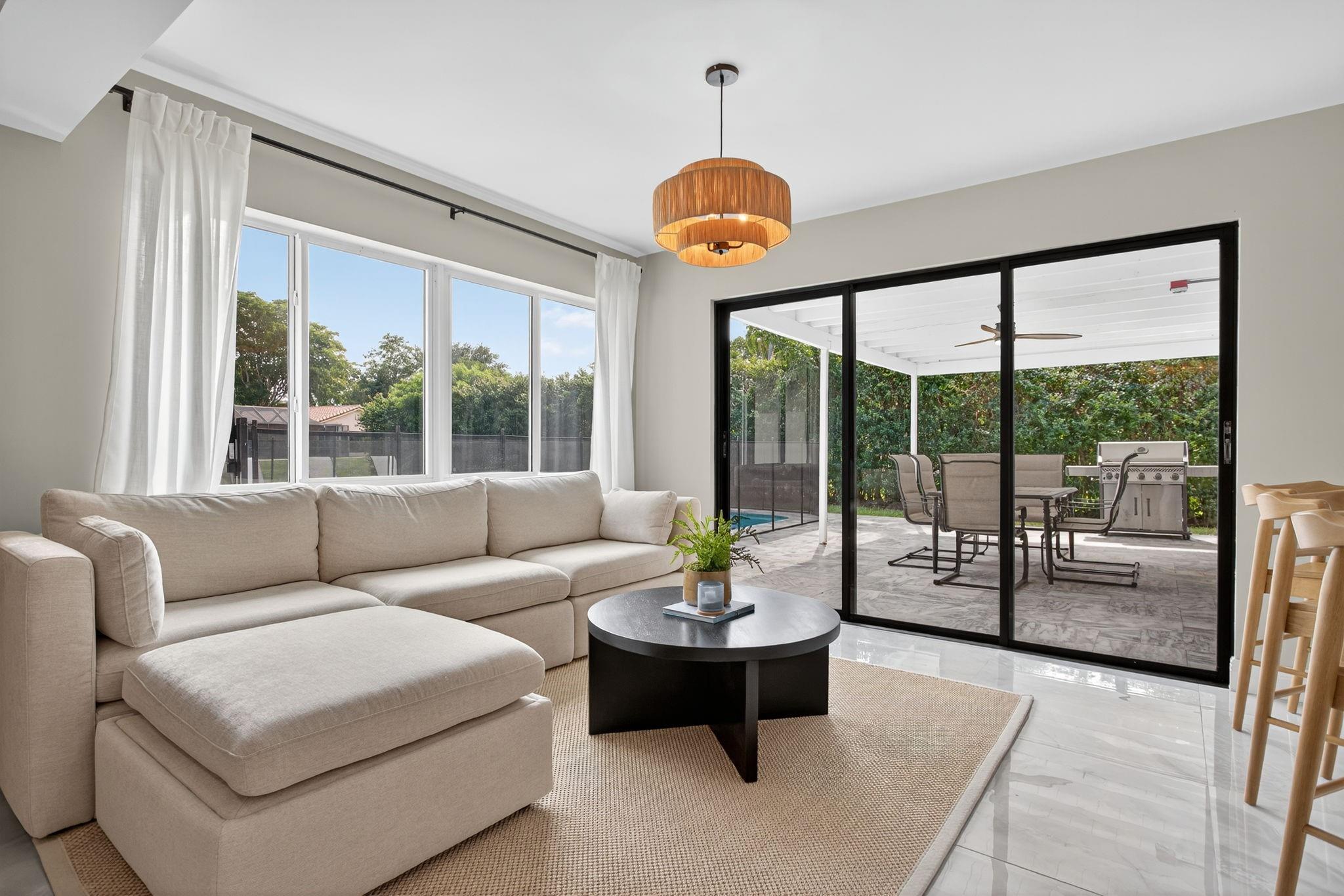 2421 NW 114th Avenue, Coral Springs, FL 33065