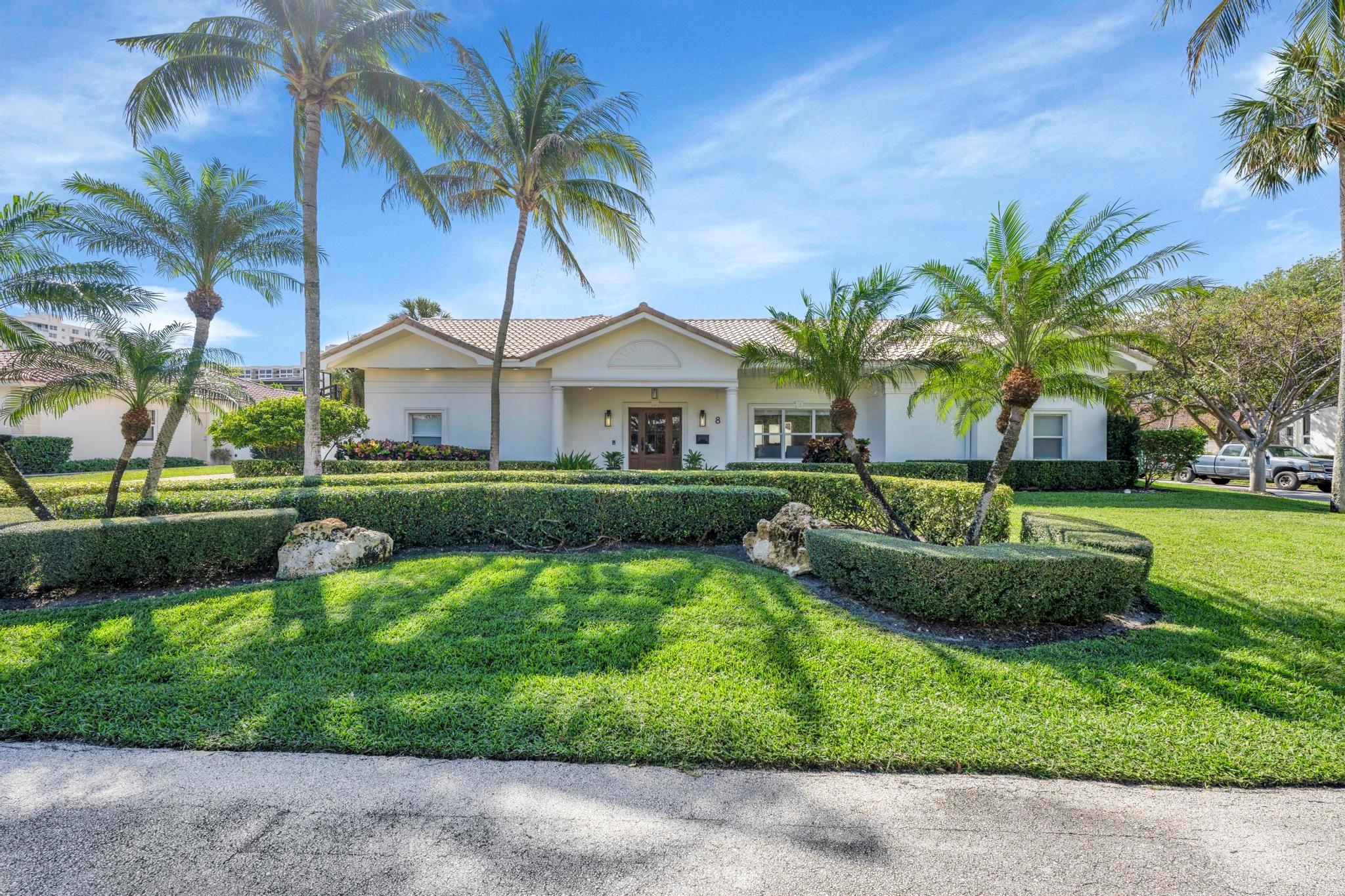 Photo for 8 Oneida Lane, Sea Ranch Lakes, FL 33308 - listing #FX-10488587 8 Oneida Lane, Sea Ranch Lakes, FL 33308