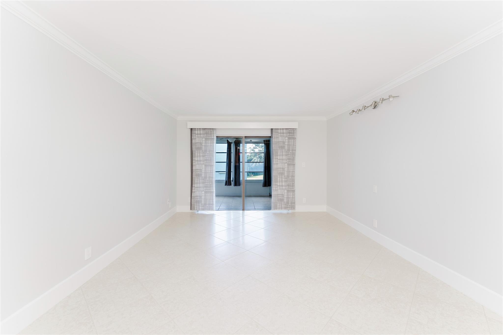 Photo for 9440 SW 8th Street, 207, Boca Raton, FL 33428 - Listing #FX-10517135 9440 SW 8th Street, 207, Boca Raton, FL 33428