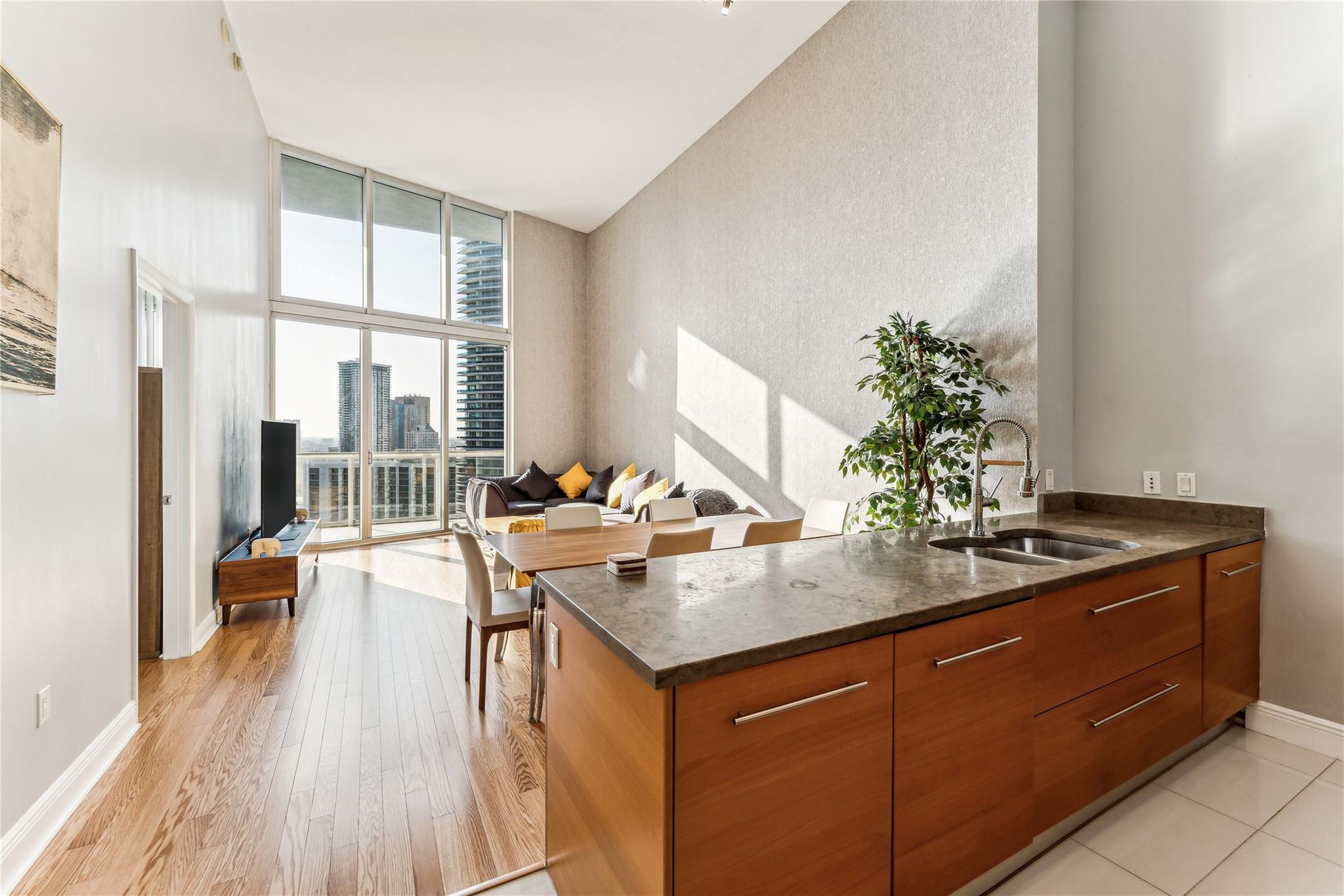 Photo for 465 Brickell Avenue 2806, Miami, FL 33131 - listing #FX-10549862 465 Brickell Avenue 2806, Miami, FL 33131