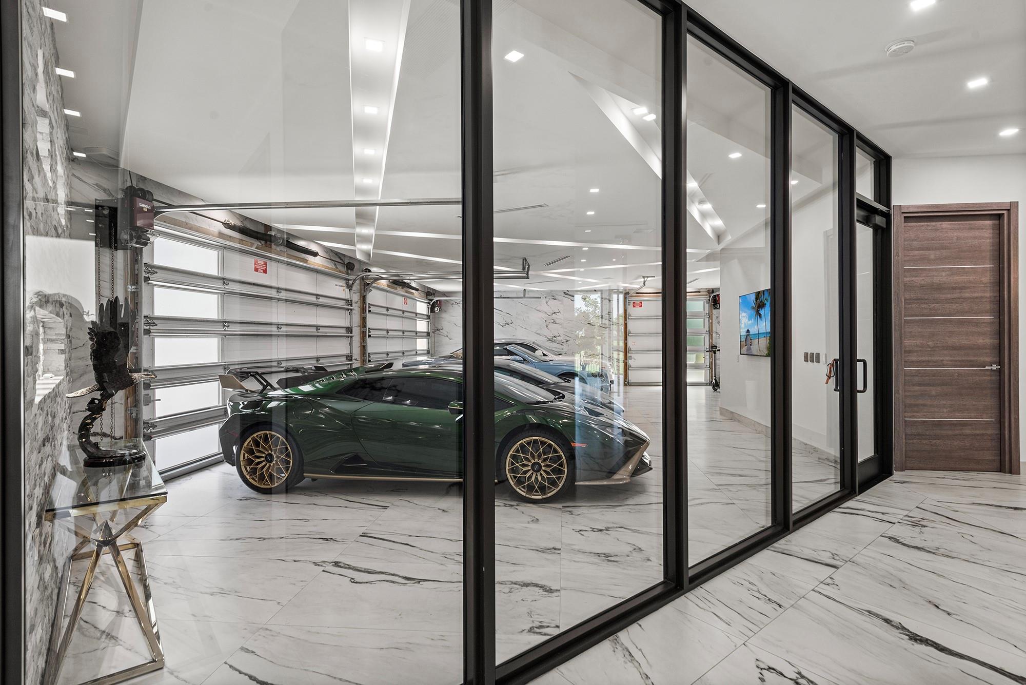 4041 Country Club Lane, Fort Lauderdale, FL 33308