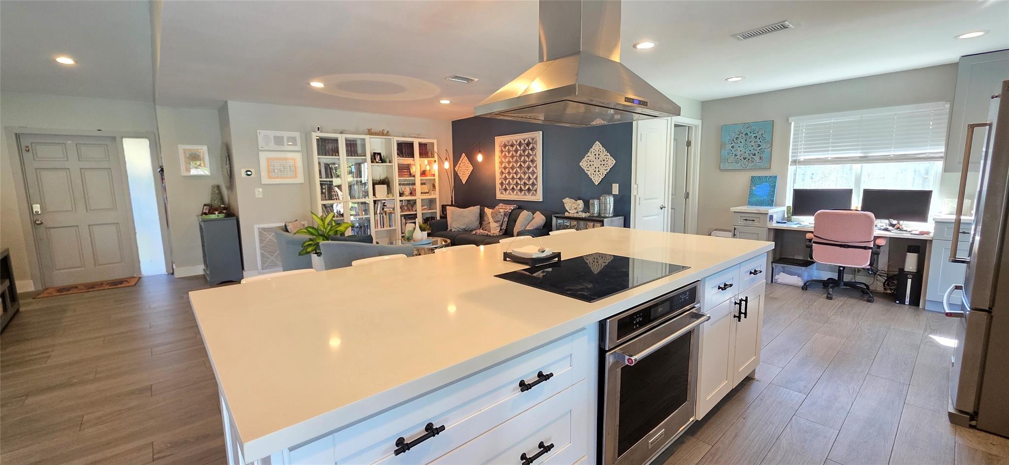 688 NW 100th Lane, Coral Springs, FL 33071