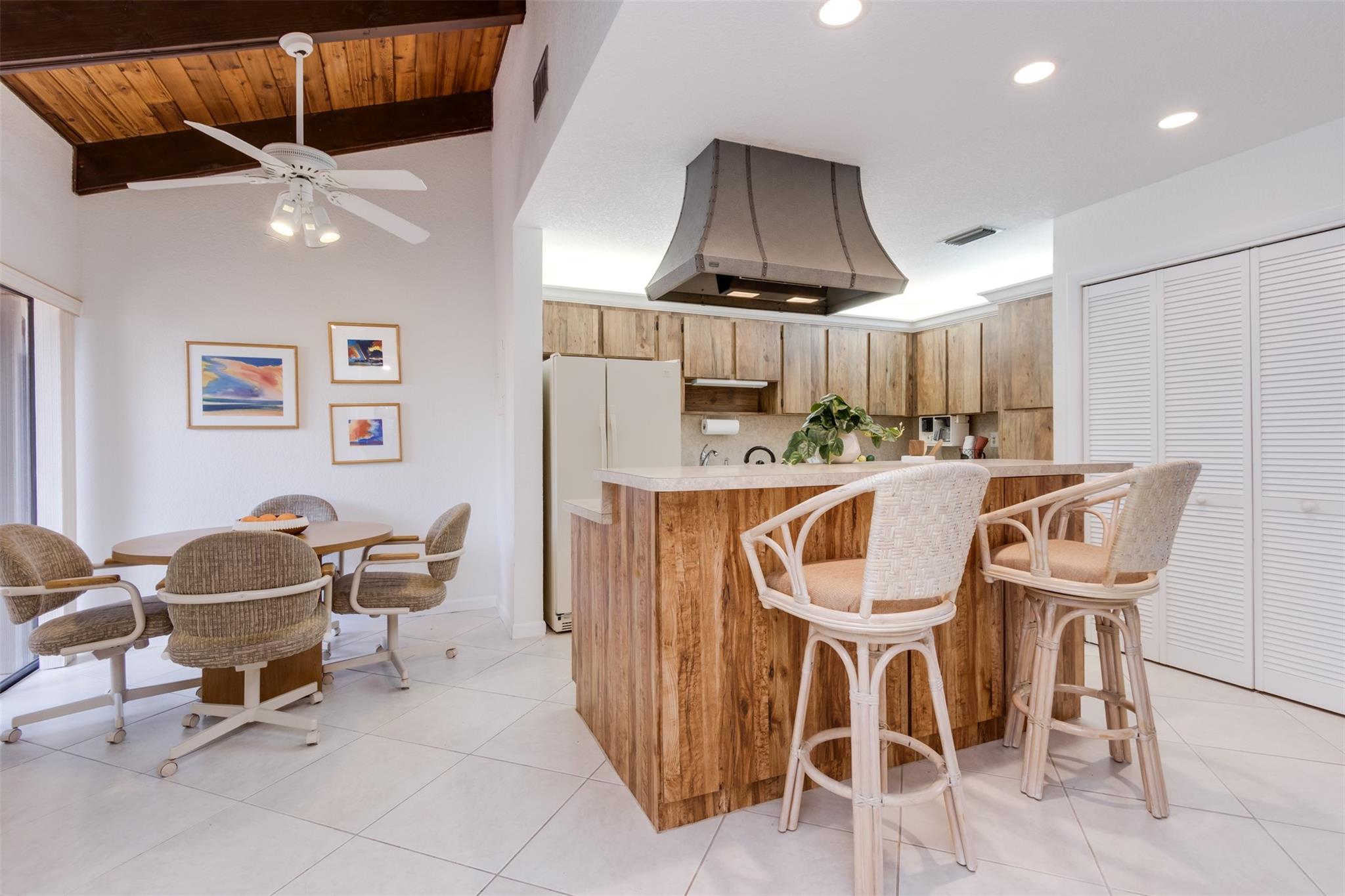 450 Briarwood Circle 2, Hollywood, FL 33024