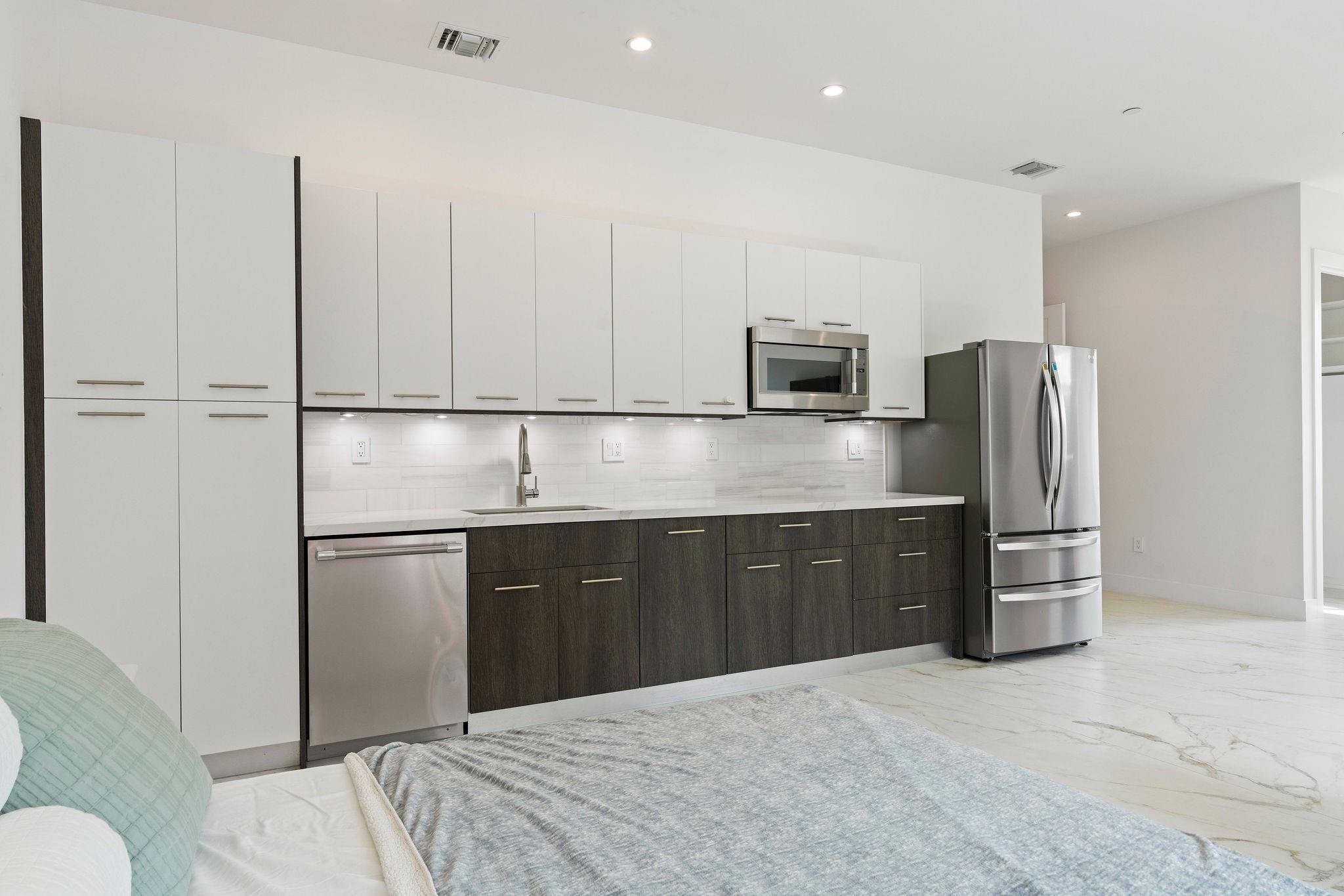 11861 NW 9 Street, Plantation, FL 33325