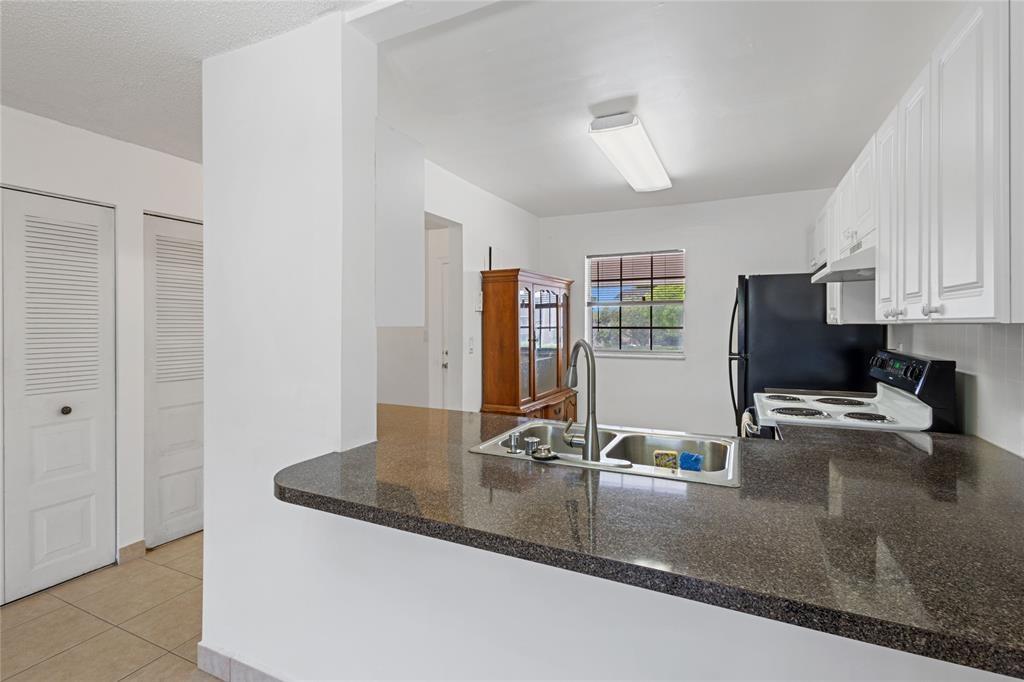 3250 NW 85th Avenue 16, Coral Springs, FL 33065