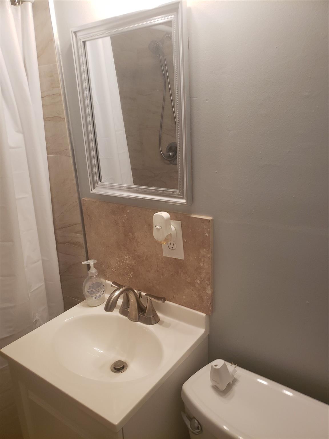 19720 NE 10th Court, Miami, FL 33179