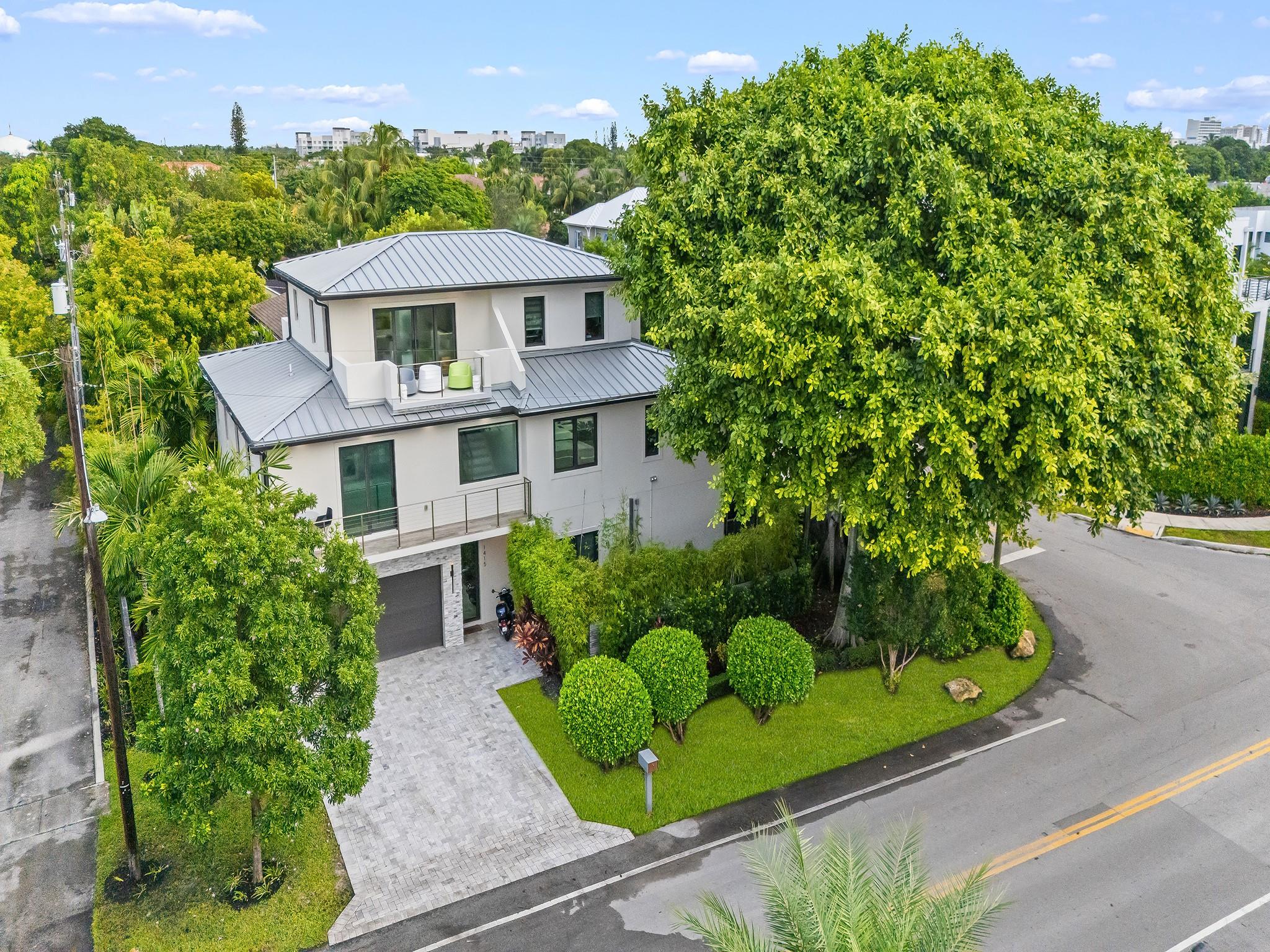 Photo for 1415 NE 6th Street, Fort Lauderdale, FL 33304 - listing #FX-10533673 1415 NE 6th Street, Fort Lauderdale, FL 33304