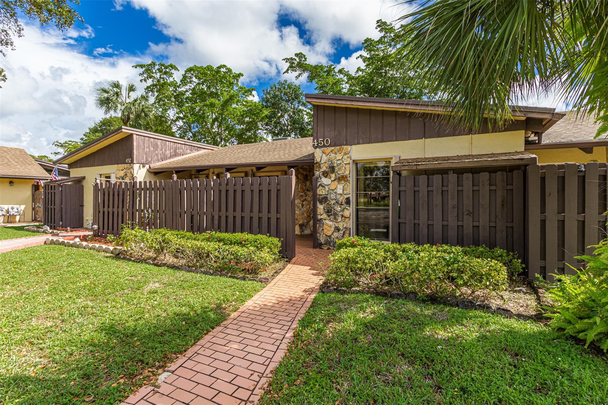 450 Briarwood Circle 2, Hollywood, FL 33024