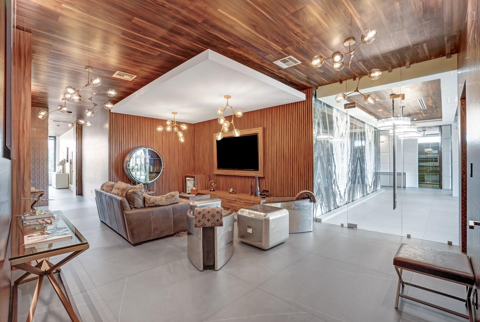 671 Middle River Drive, Fort Lauderdale, FL 33304